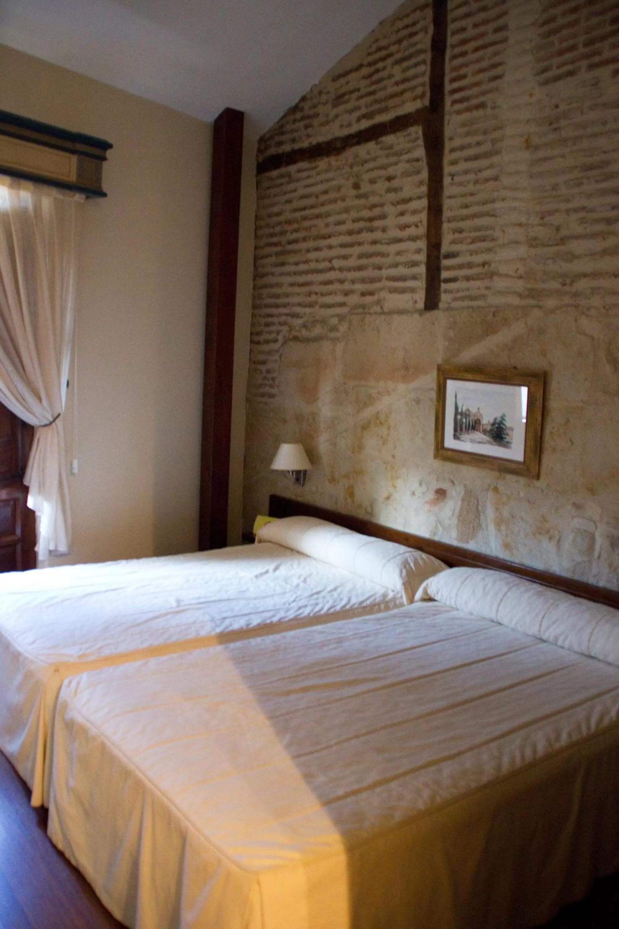 Photo of the whole room, Bed in Hotel Microtel Placentinos