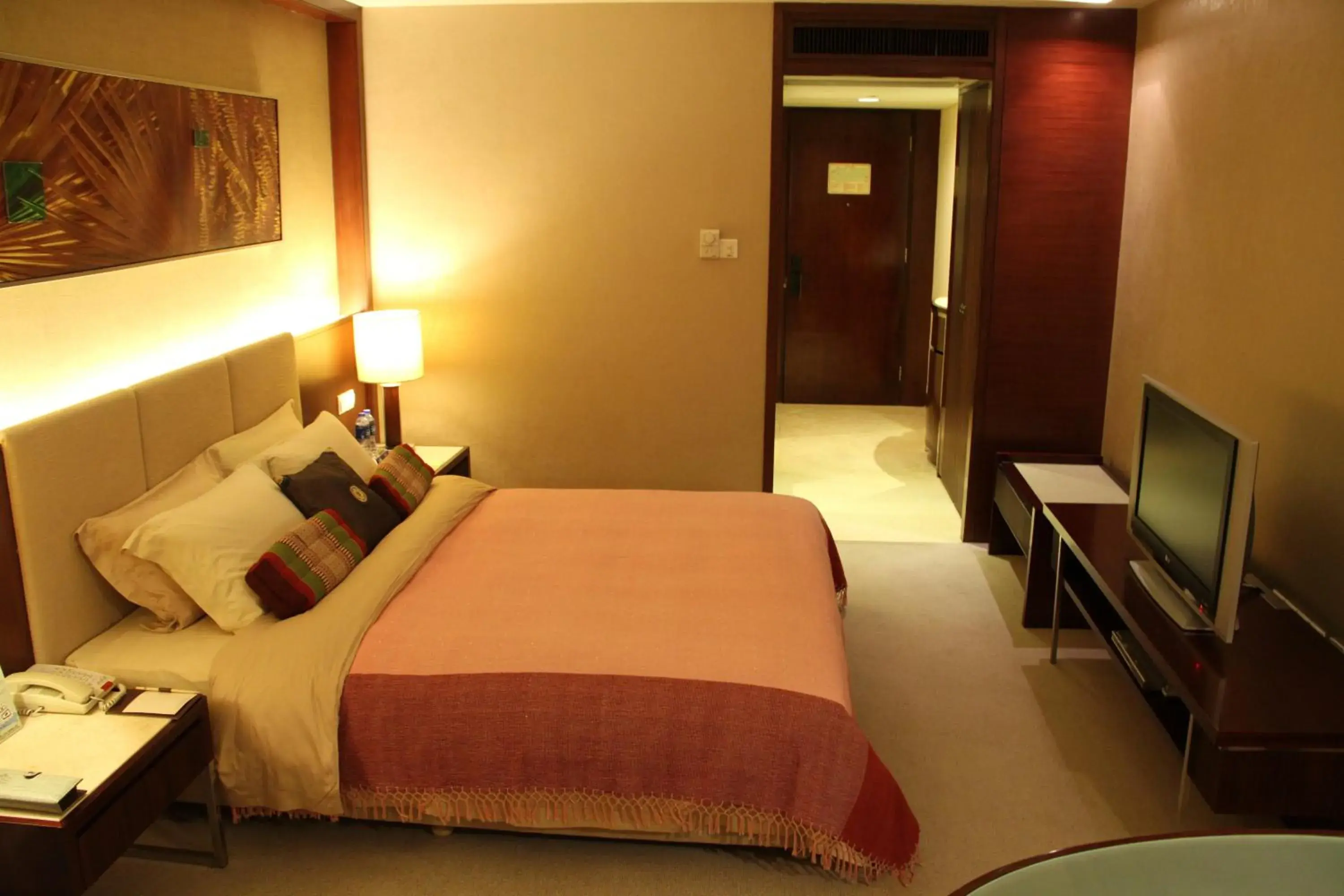 Deluxe King in Dongguan Richwood Garden Hotel Deluxe King in Dongguan Richwood Garden Hotel