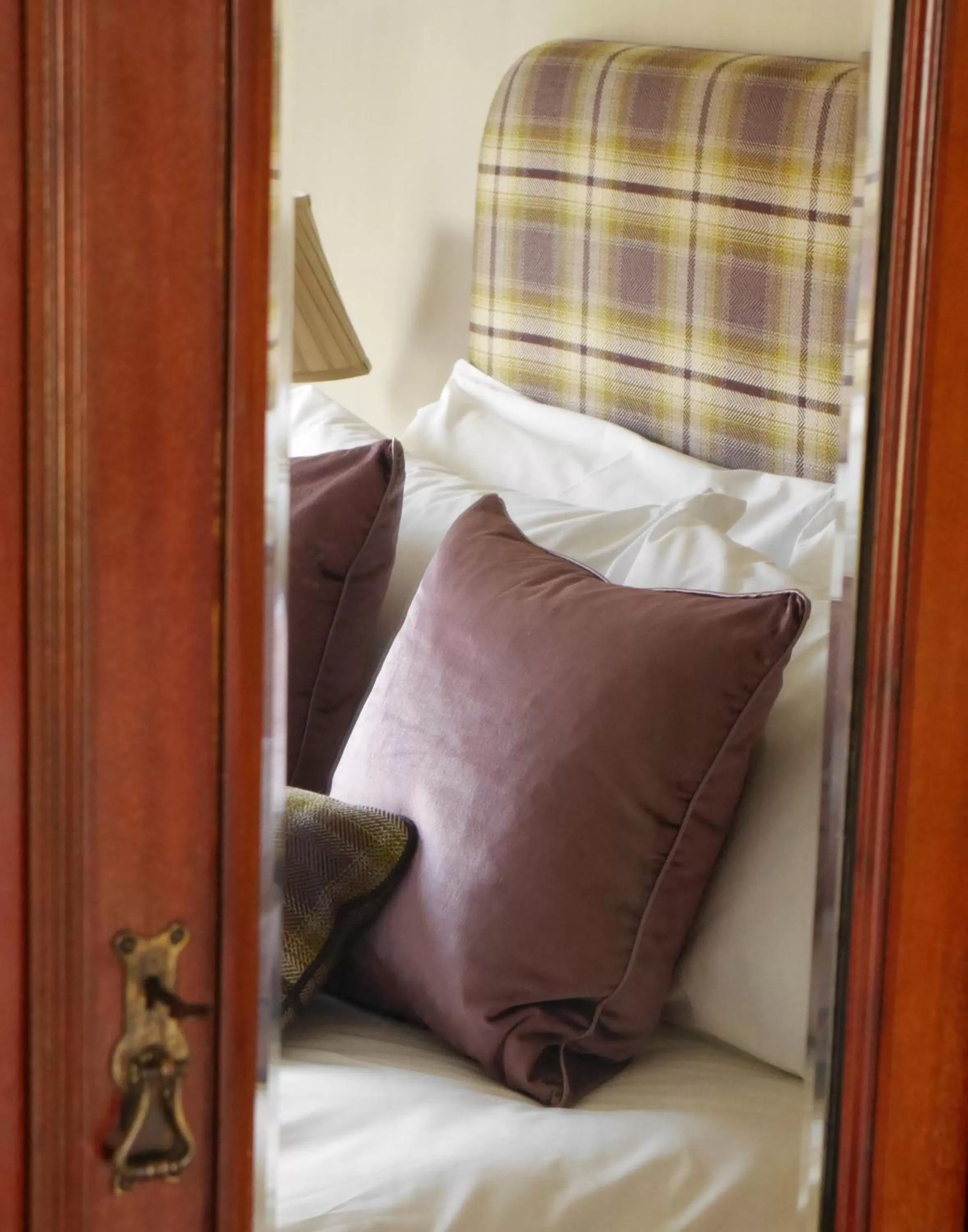 Bedroom, Bed in The Greyhound Inn