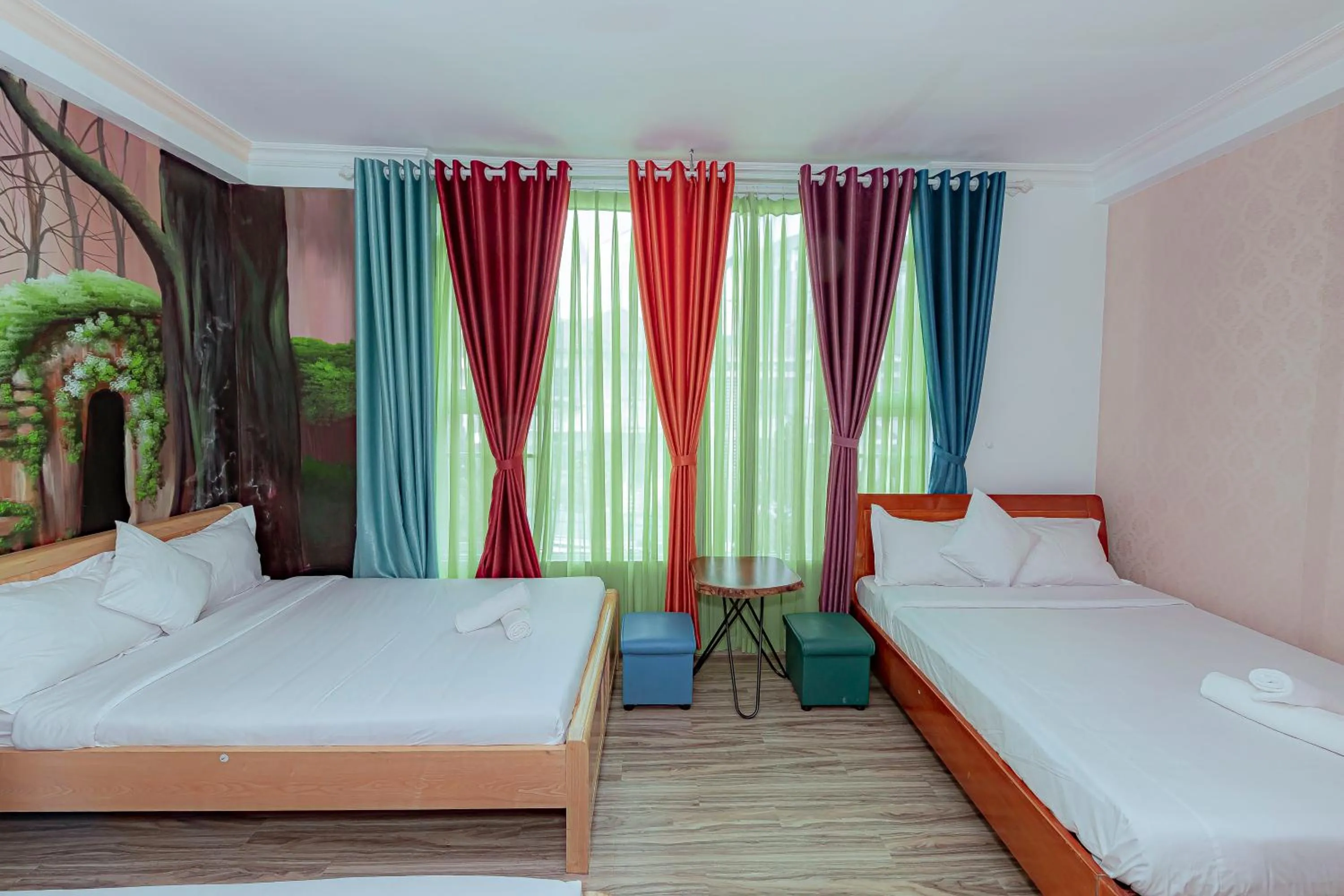 Ken's Backpackers Hotel