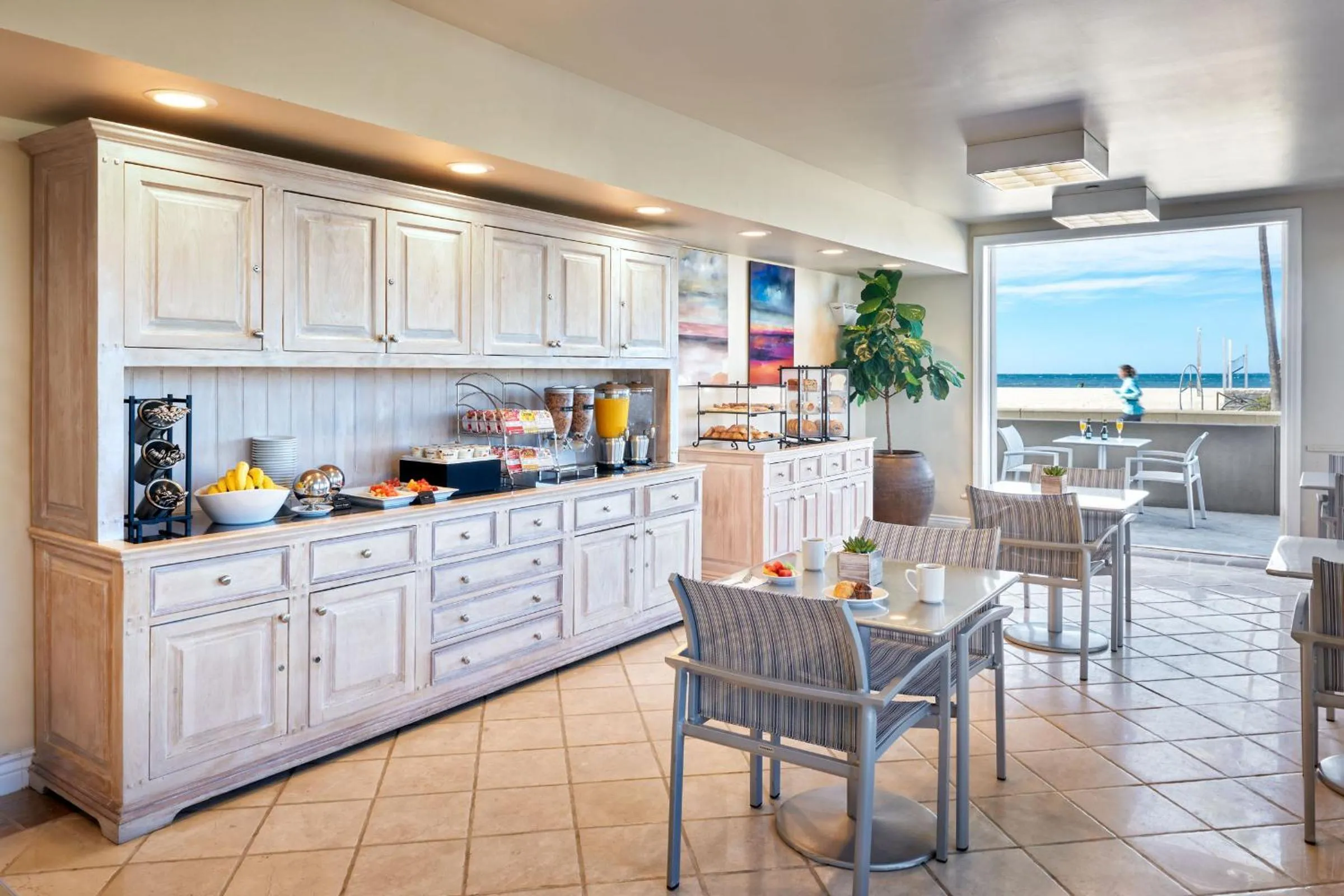 Breakfast in Beach House Hotel at Hermosa Beach