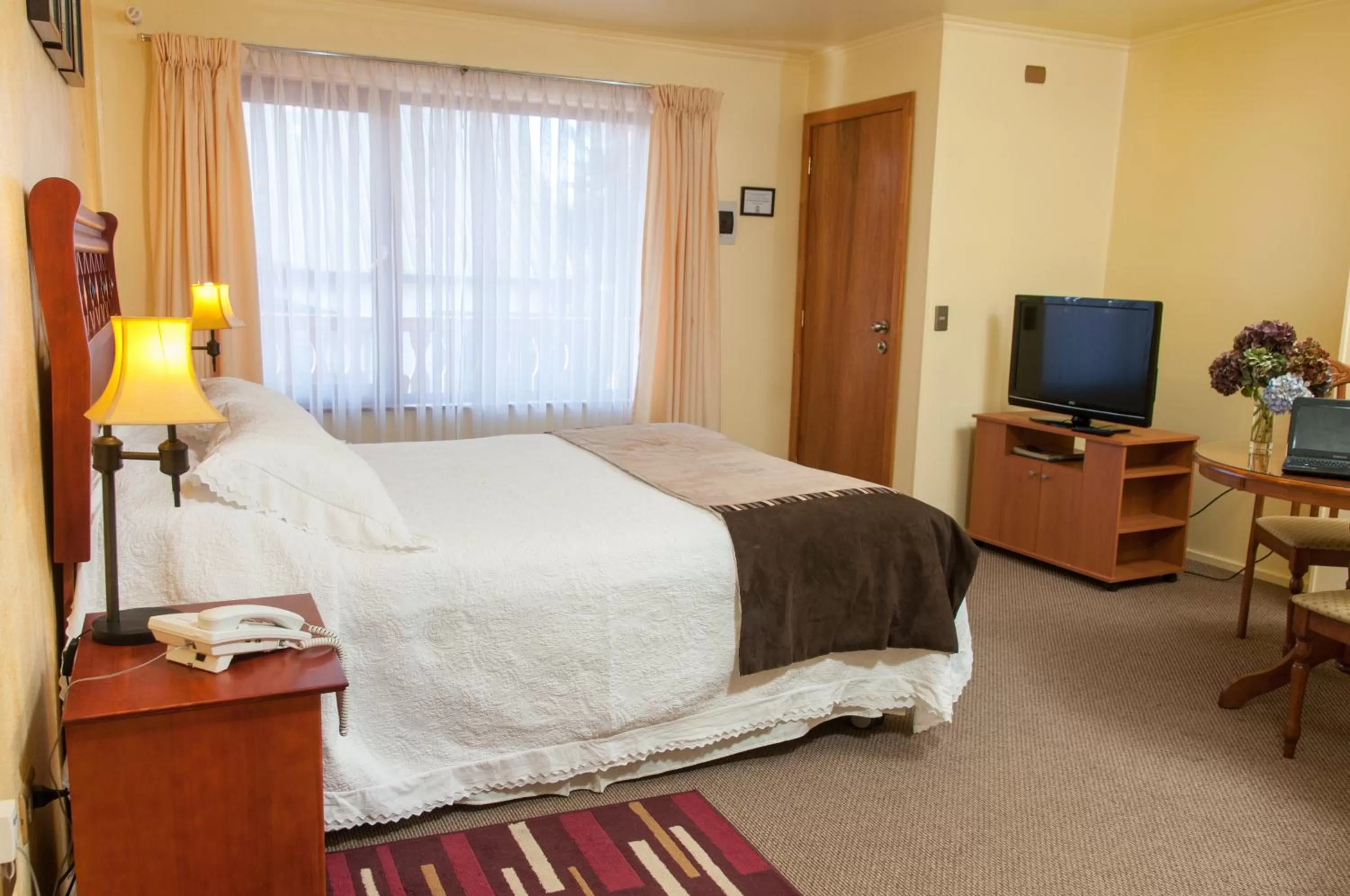 Bedroom, Bed in Apart Hotel Blumenau