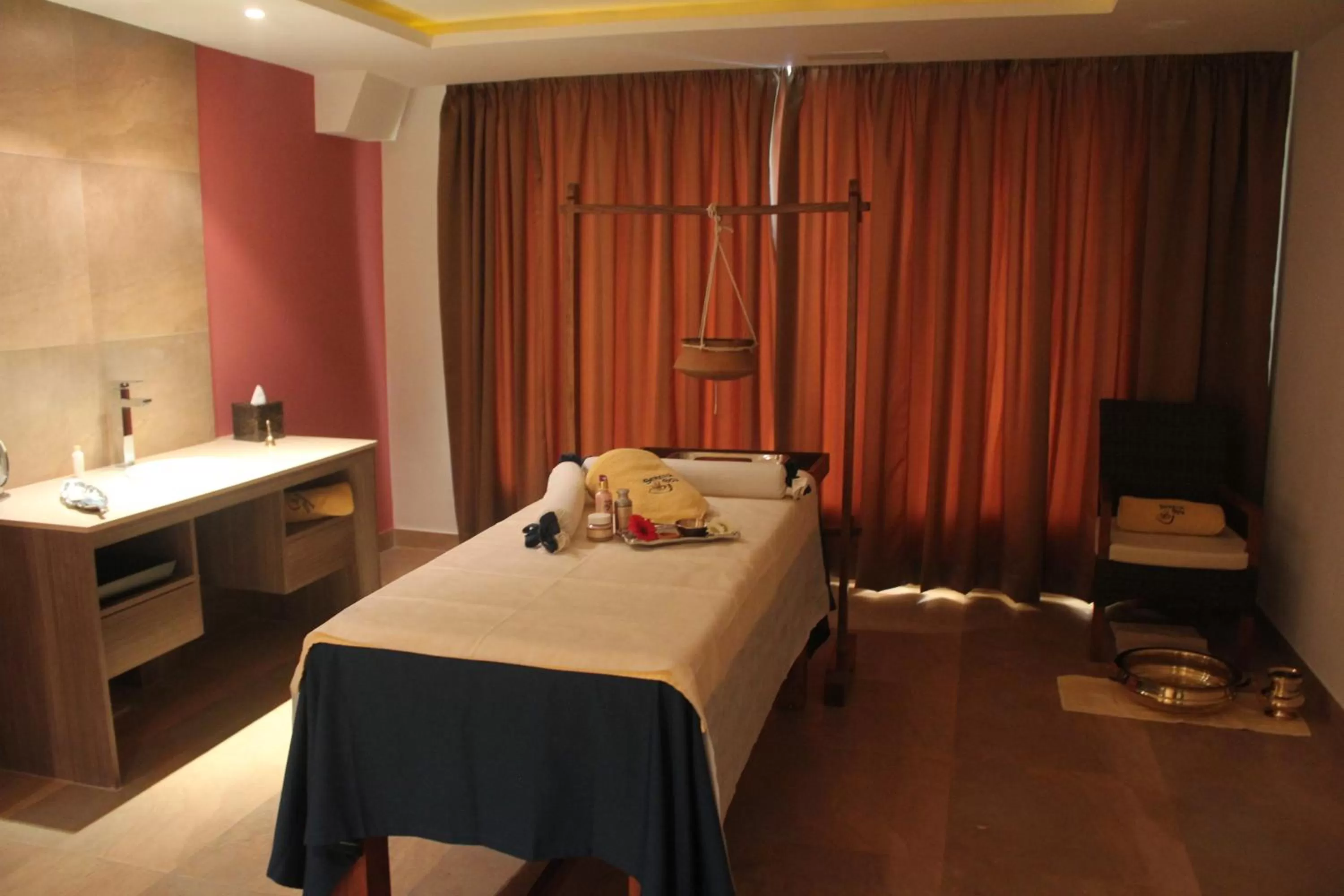 Massage, Bed in Radisson Blu Plaza Hotel Hyderabad Banjara Hills