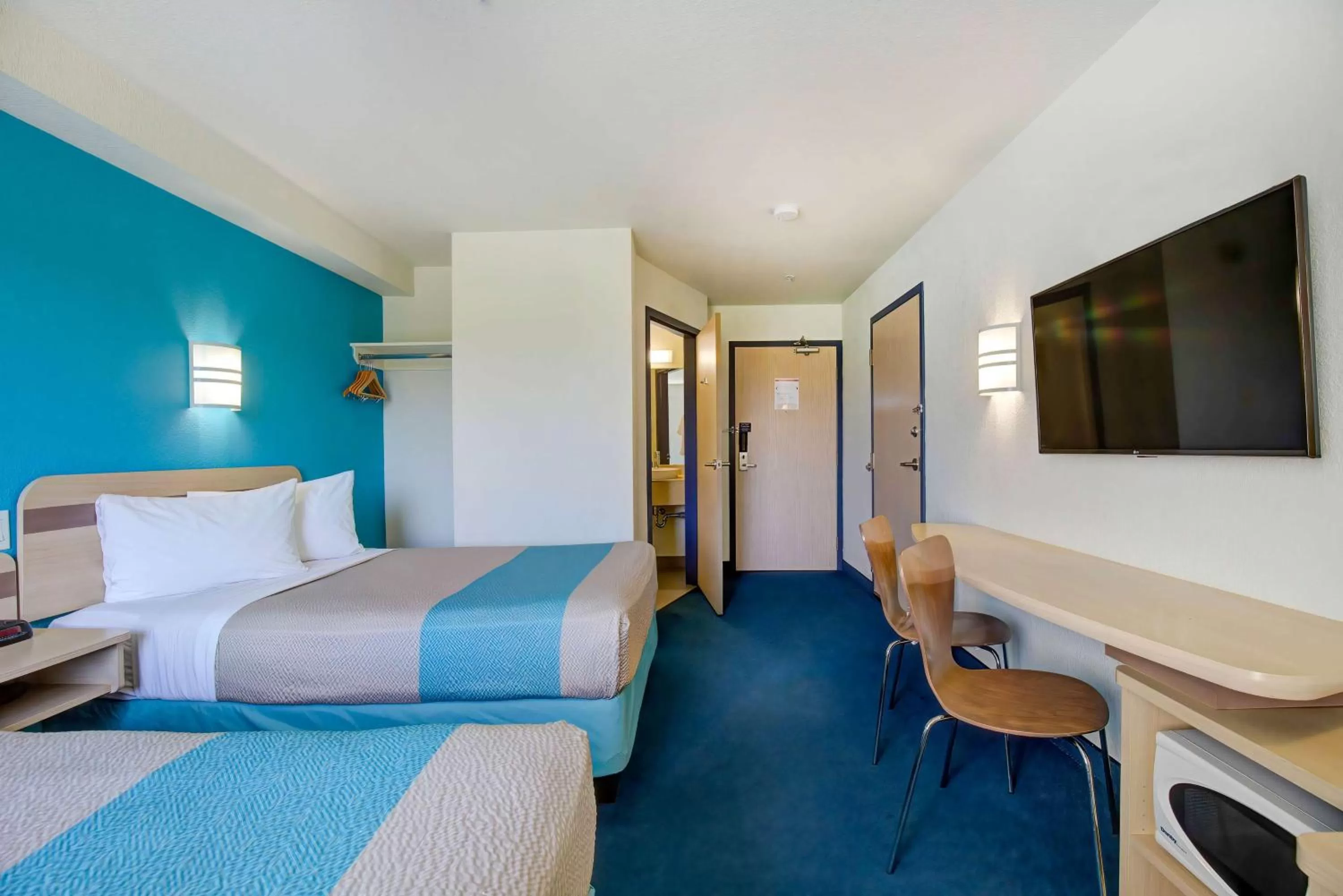 Bedroom, Bed in Motel 6-Grande Prairie, AB