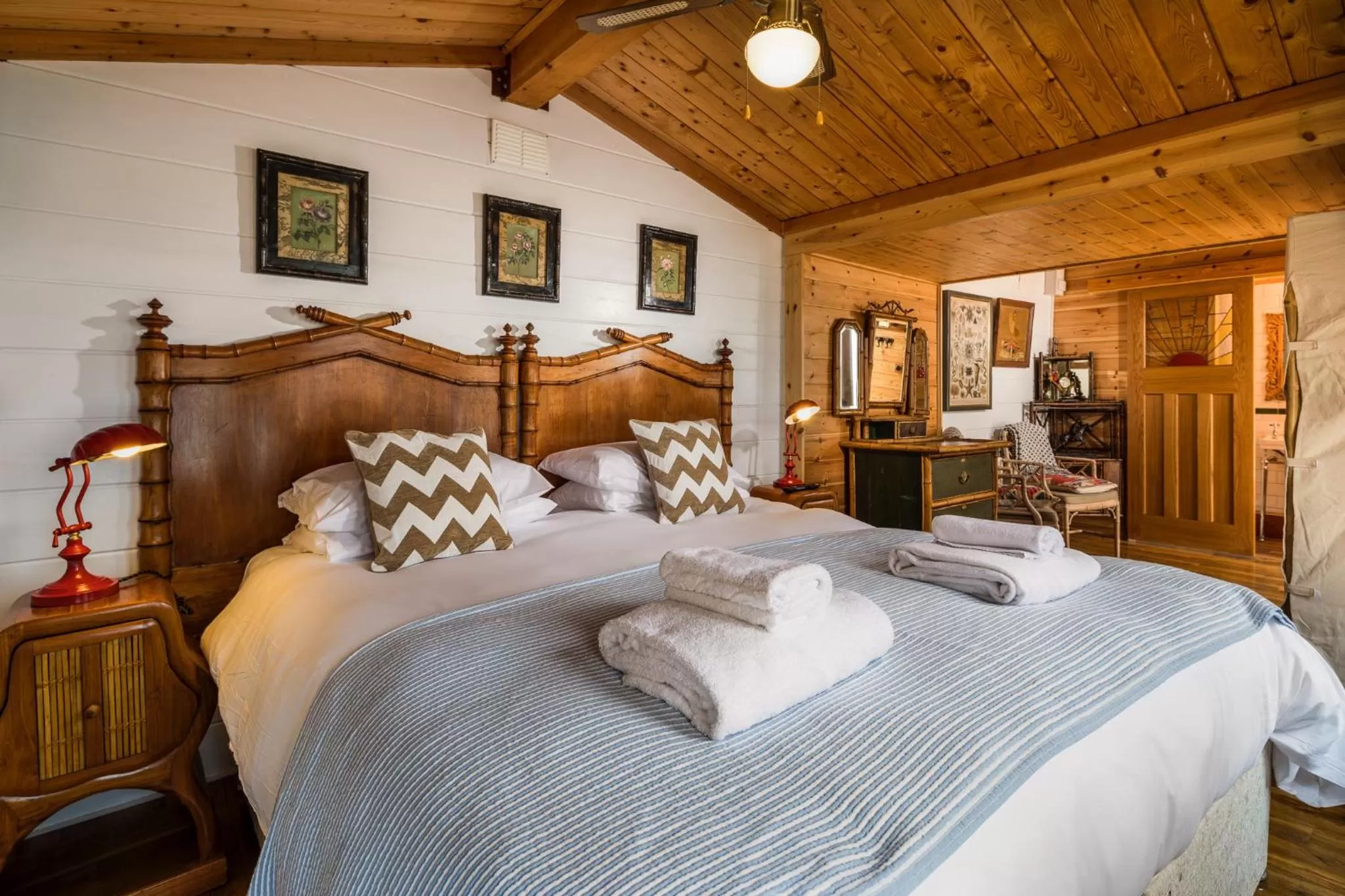 Photo of the whole room, Bed in Tolcarne Beach Colonial Restaurant and Rooms