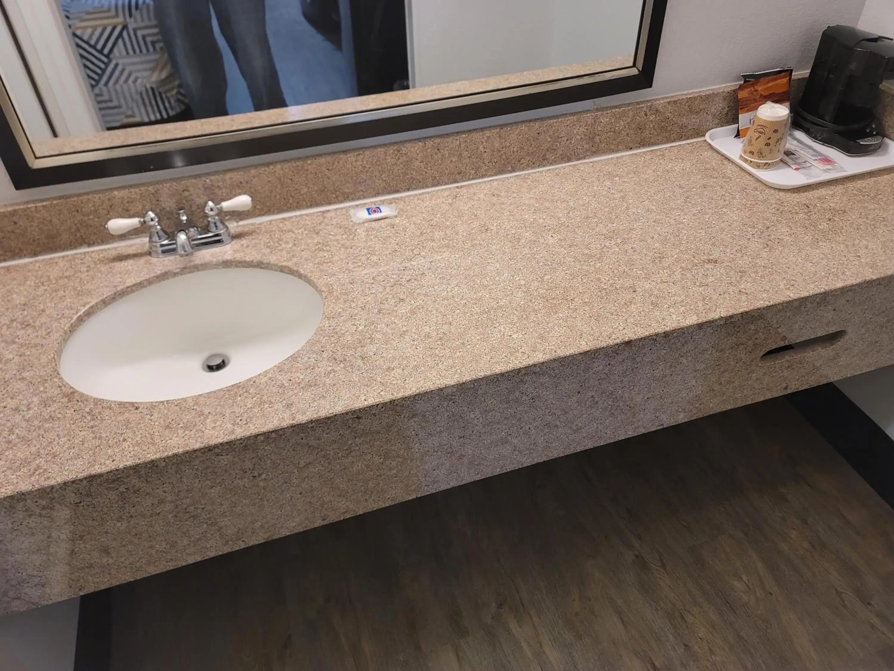 Deluxe Queen Room with Two Queen Beds - Non-Smoking in Studio 6 Suites Hinesville, GA Deluxe Queen Room with Two Queen Beds - Non-Smoking in Studio 6 Suites Hinesville, GA