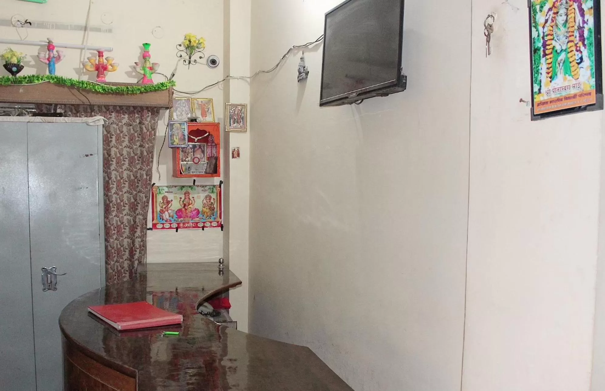 Lobby or reception, TV/Entertainment Center in Pitambra Vishranti Grah