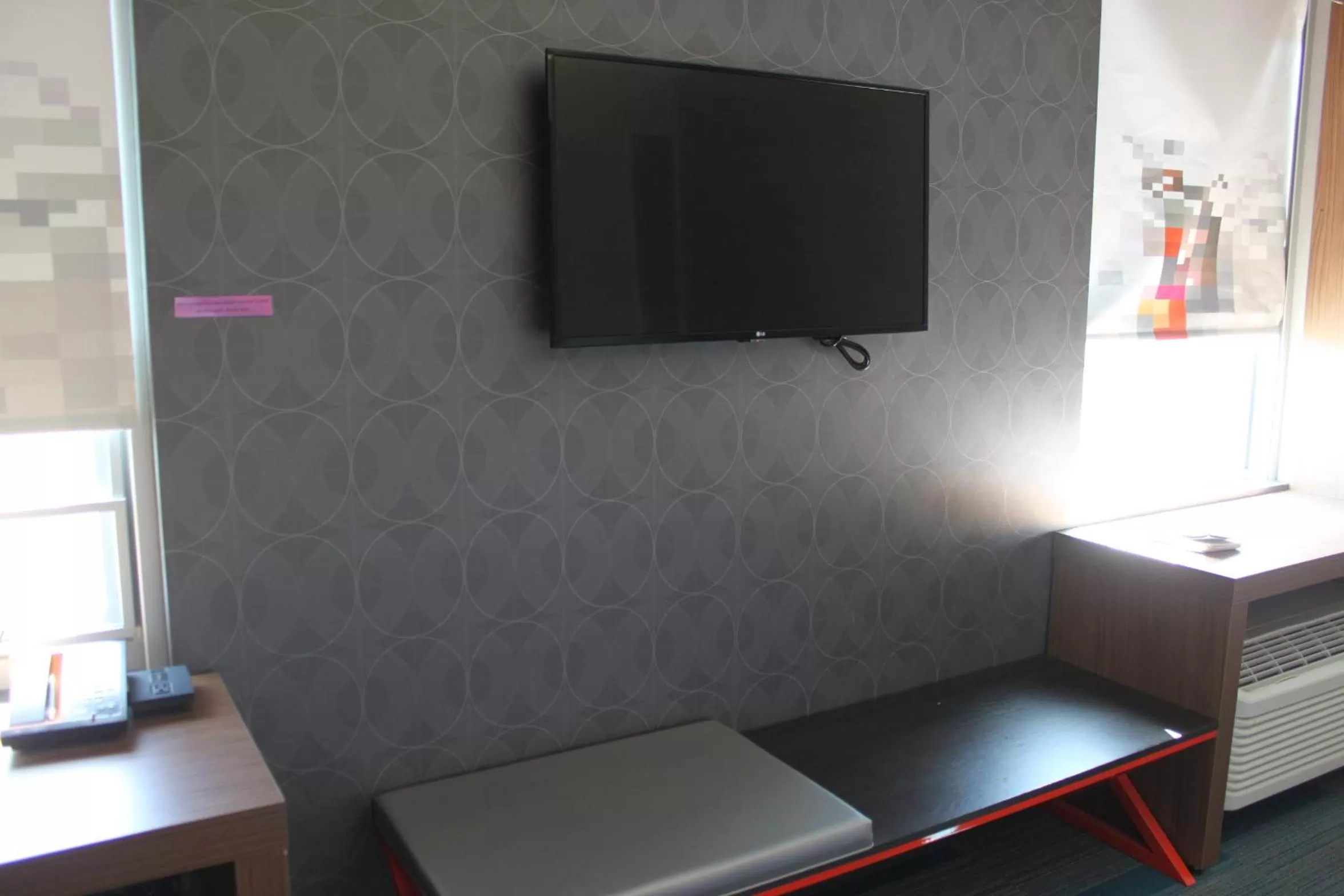 TV and multimedia in Aloft Syracuse Inner Harbor