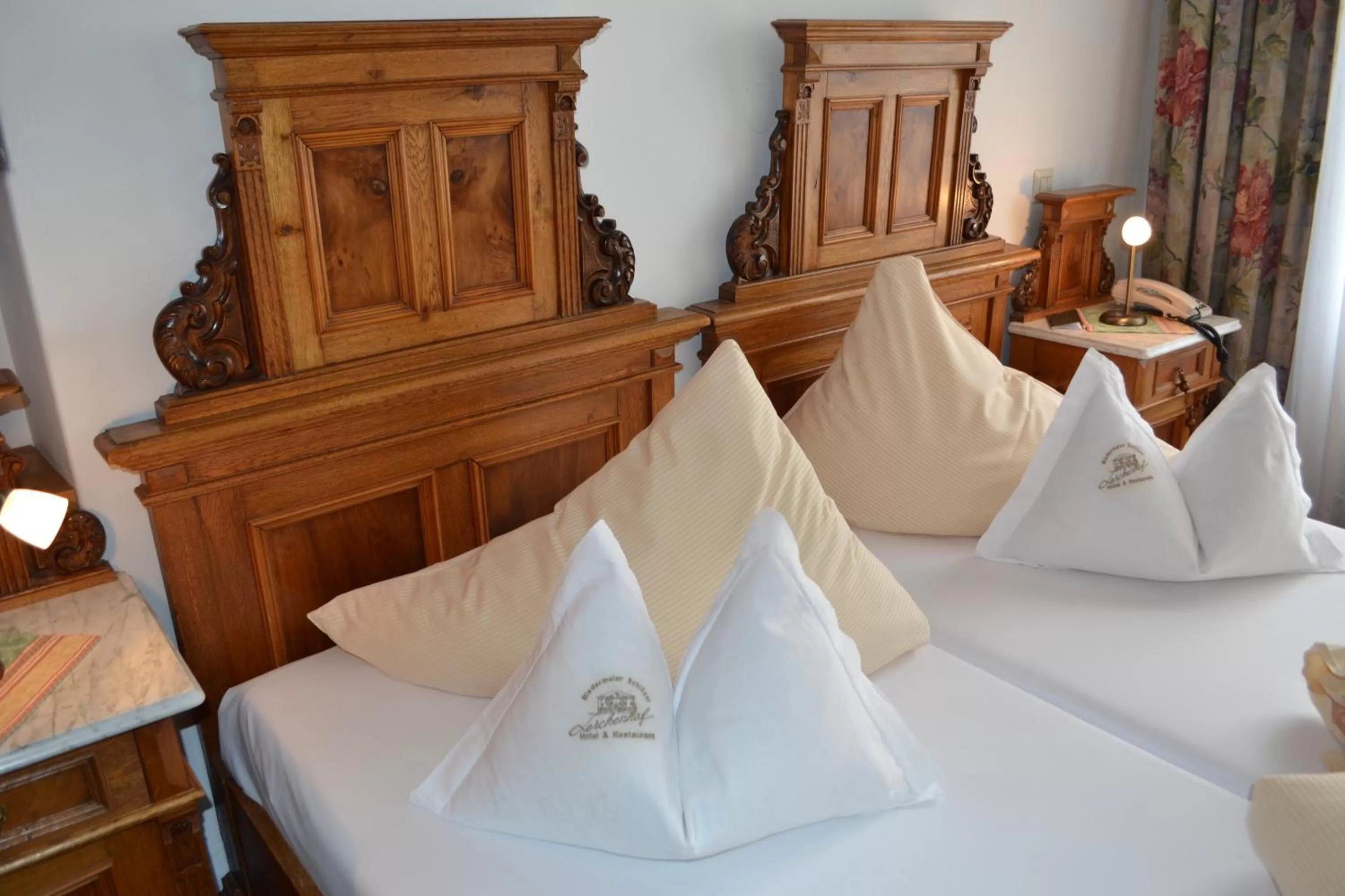 Bed in Hotel Schloss Lerchenhof