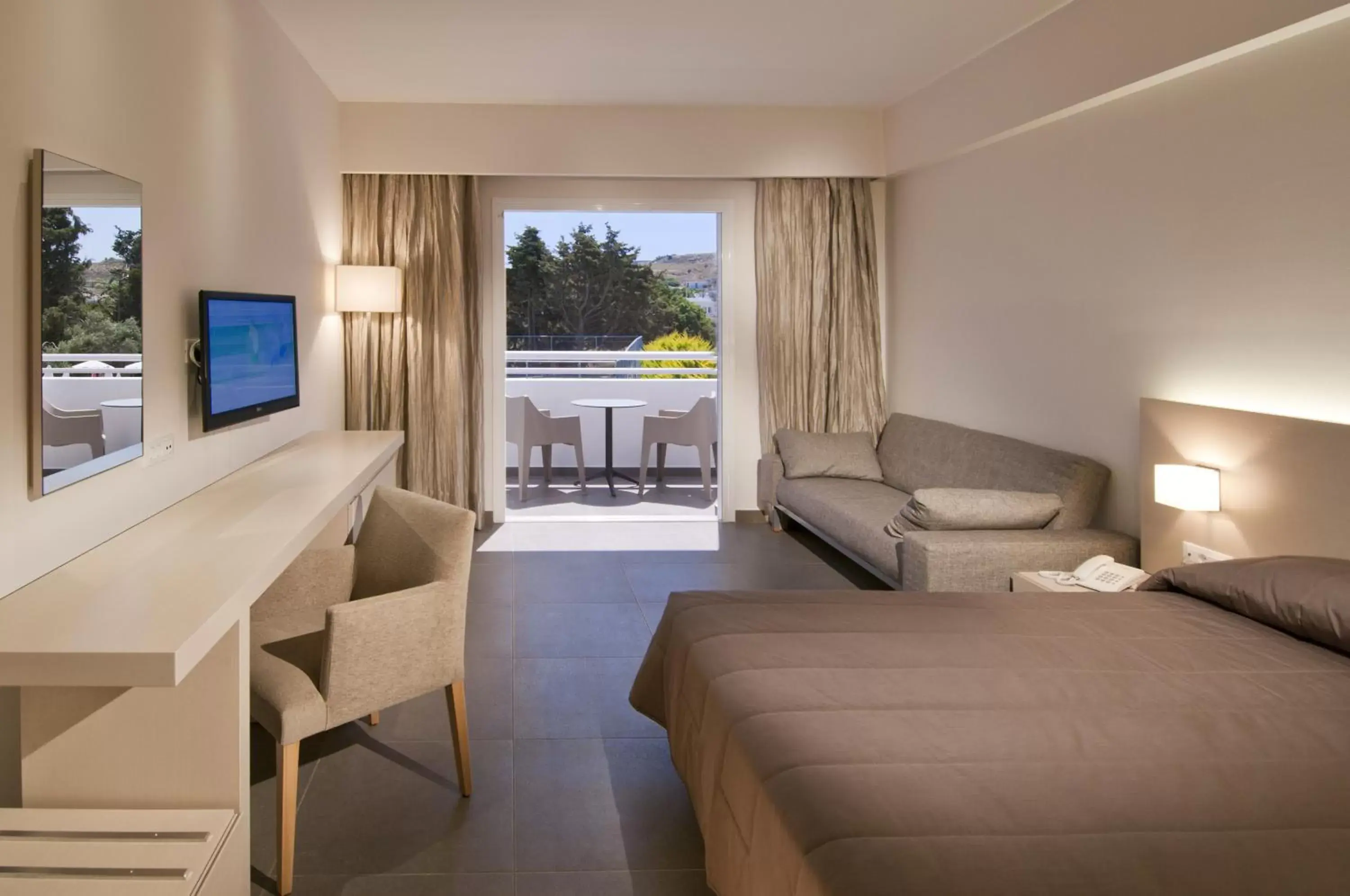 Deluxe Double or Twin Room in Platanista Hotel Deluxe Double or Twin Room in Platanista Hotel