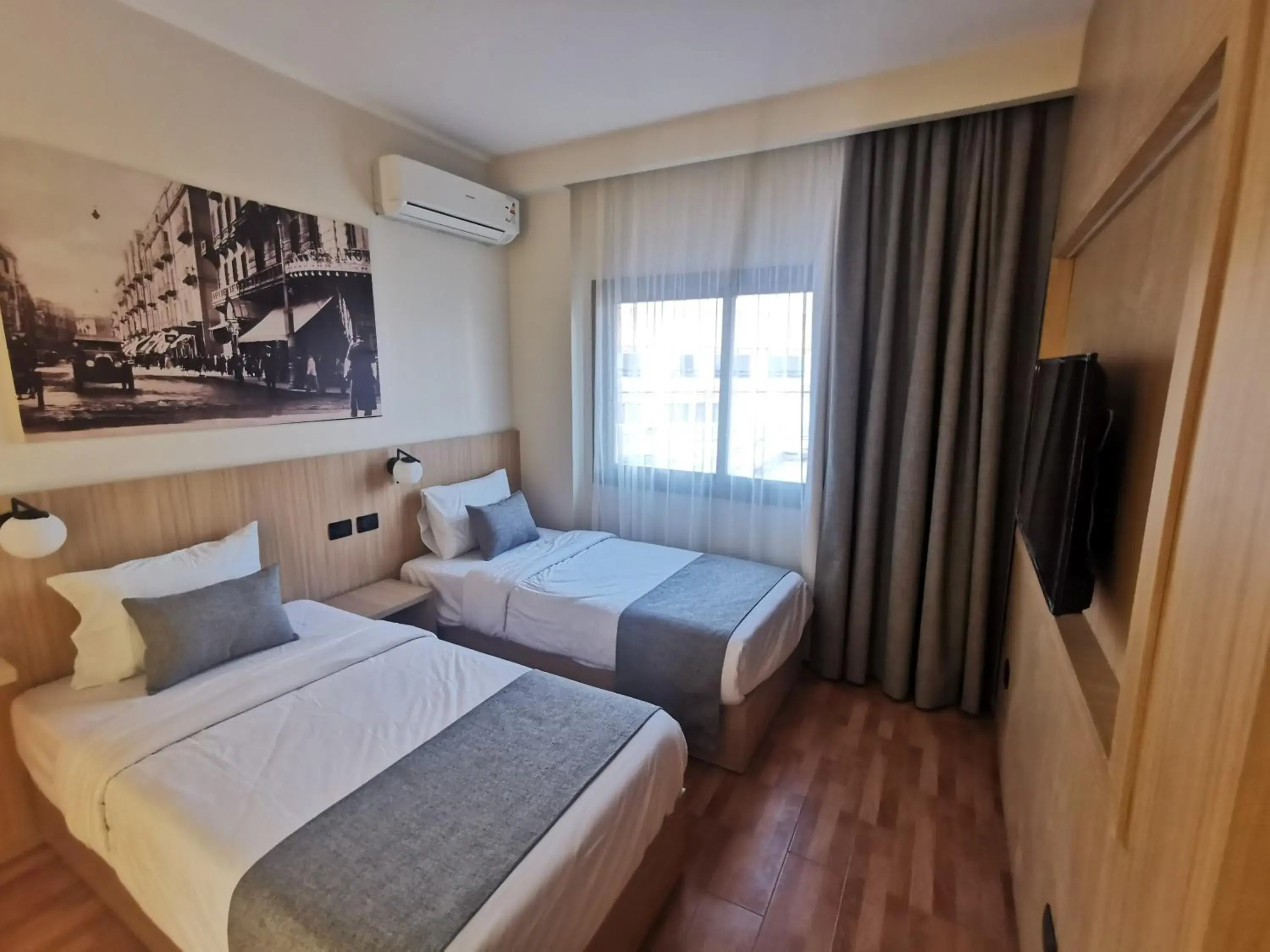 Double Room in Green Plaza Inn '''Business &Families Only''' Double Room in Green Plaza Inn '''Business &Families Only'''