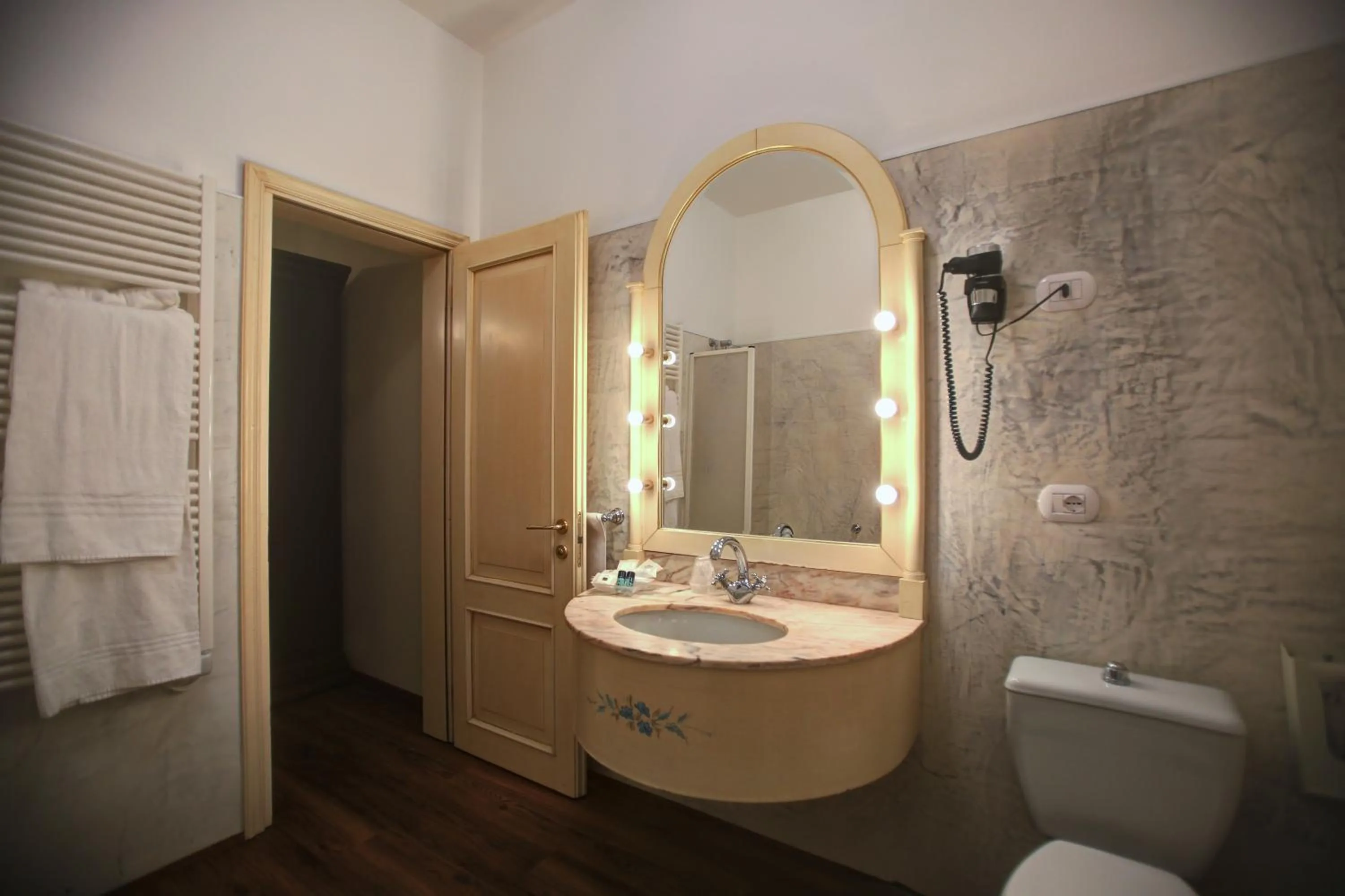 Bathroom in Hotel Villa Braida