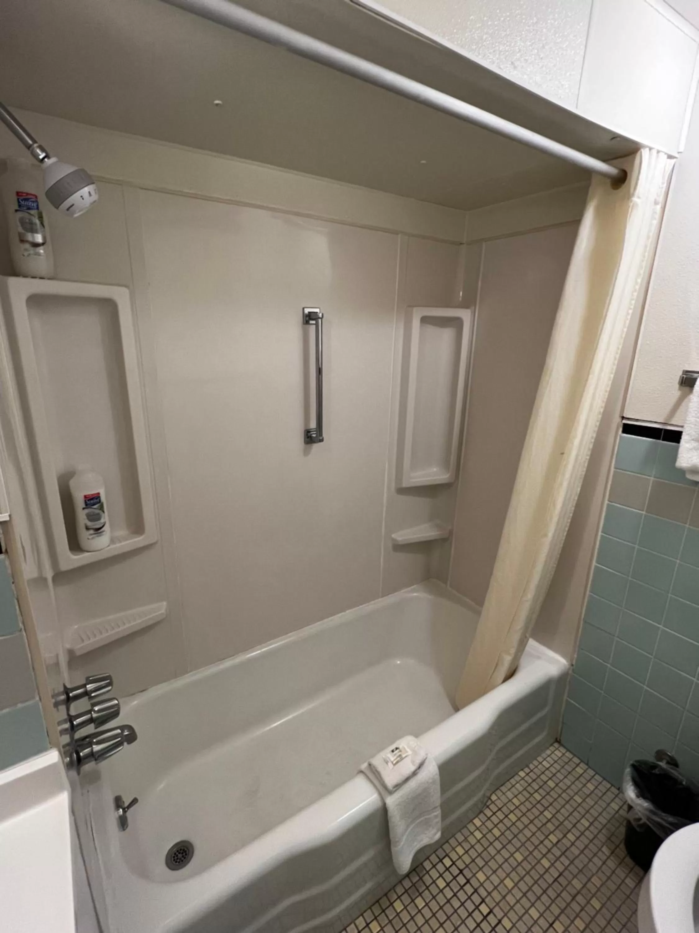 Bathroom in Hopwood Motel