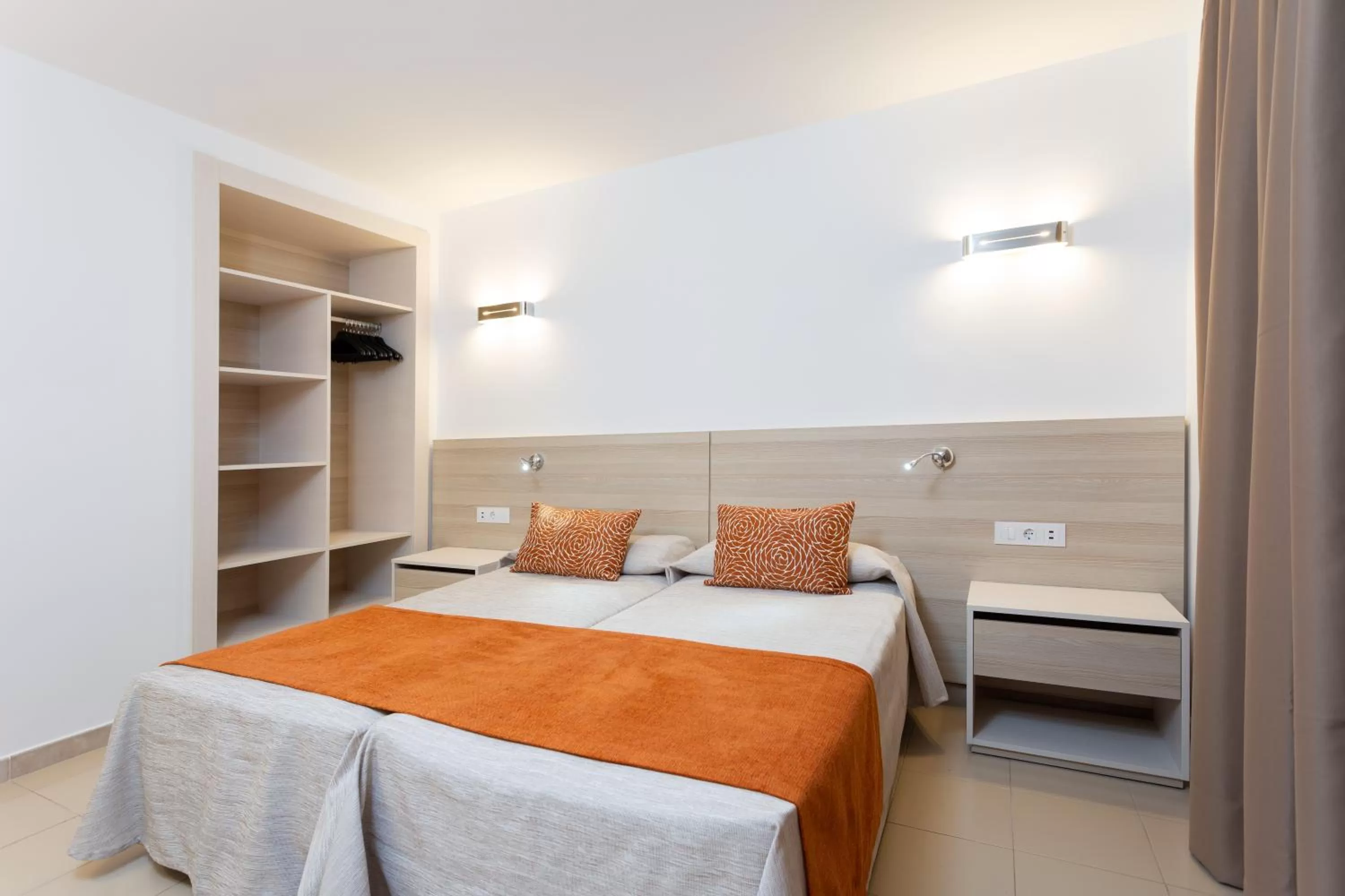 Bedroom, Bed in Globales Tamaimo Tropical