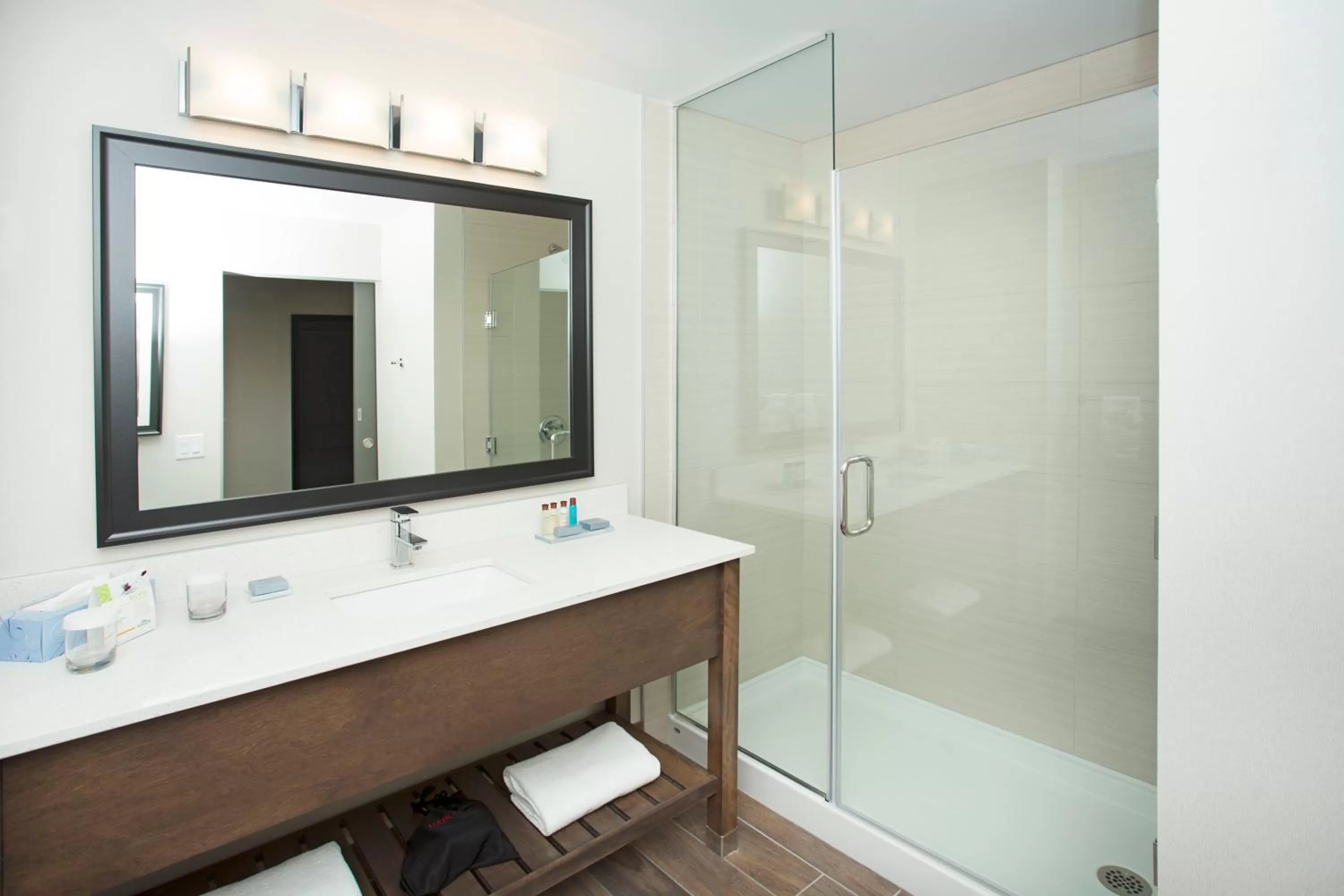 Shower in Wingate by Wyndham Calgary Airport