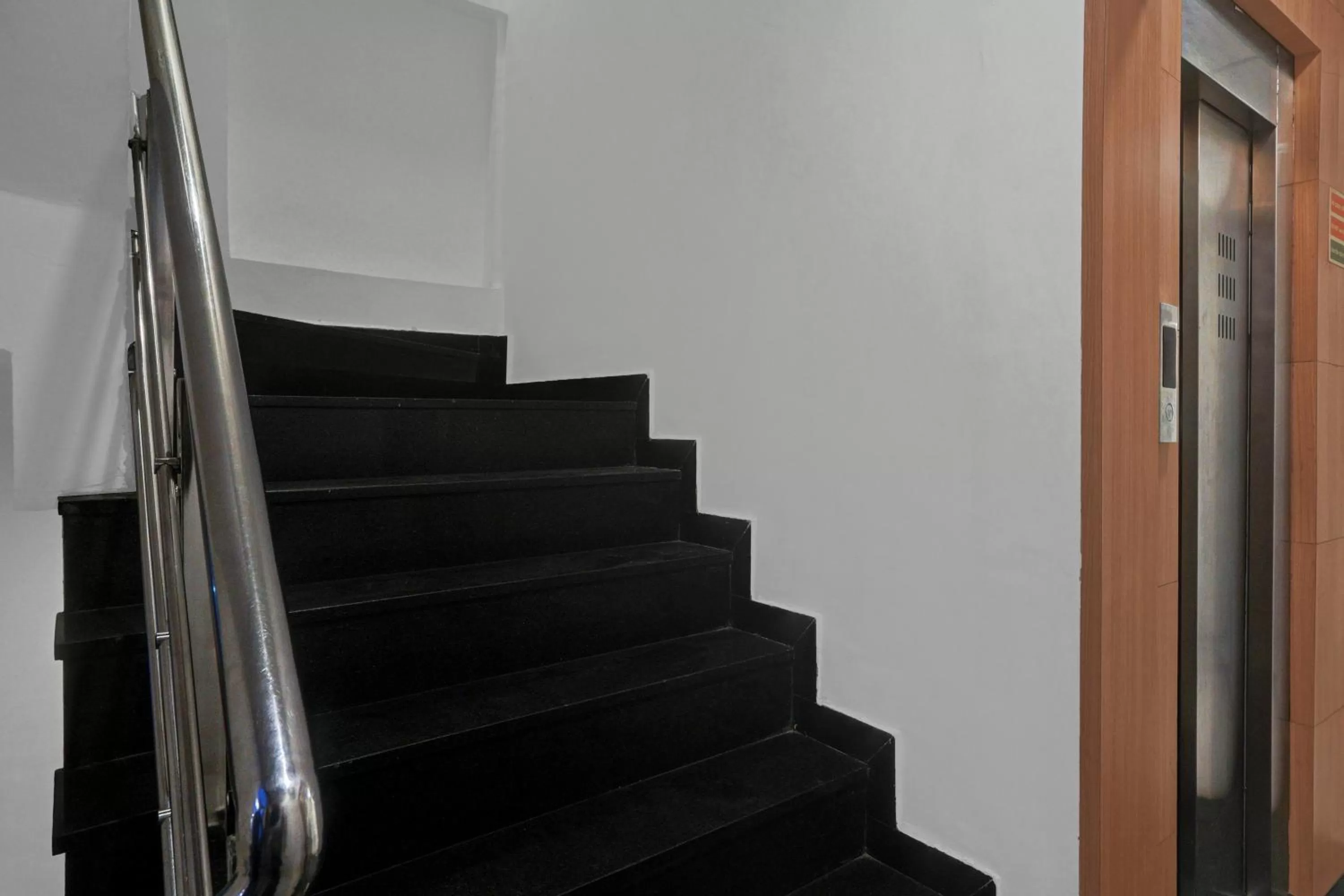 Treebo Trend Wow - Surat Station