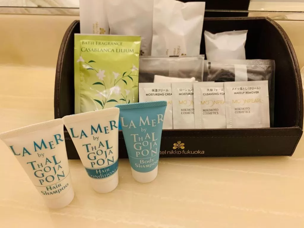 Deluxe Twin Corner Room - Non-Smoking in Hotel Nikko Fukuoka