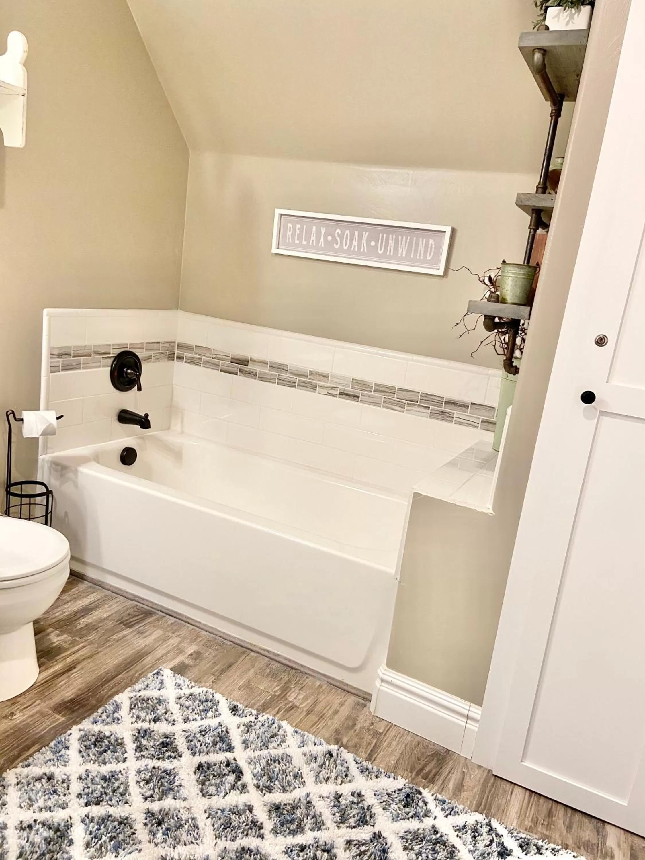 Bathroom in The Panguitch House