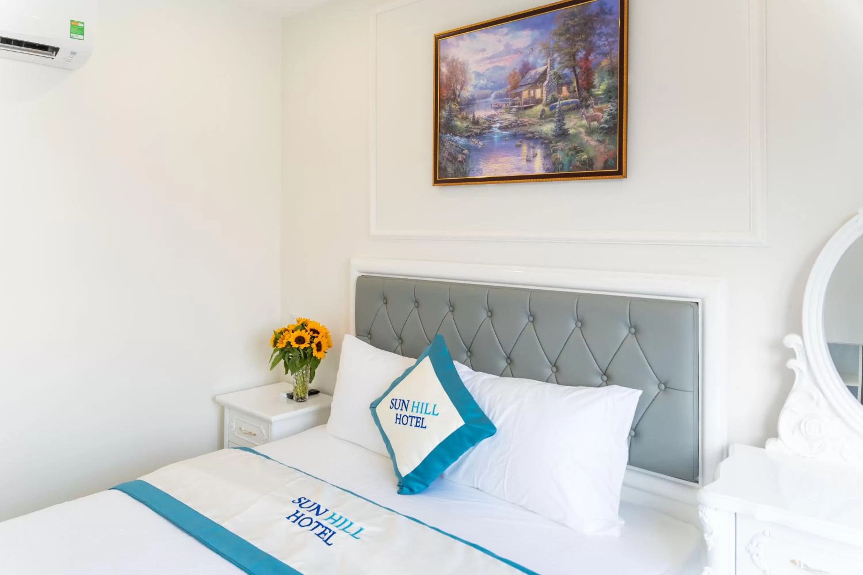 Bedroom, Bed in Sun Hill Hotel