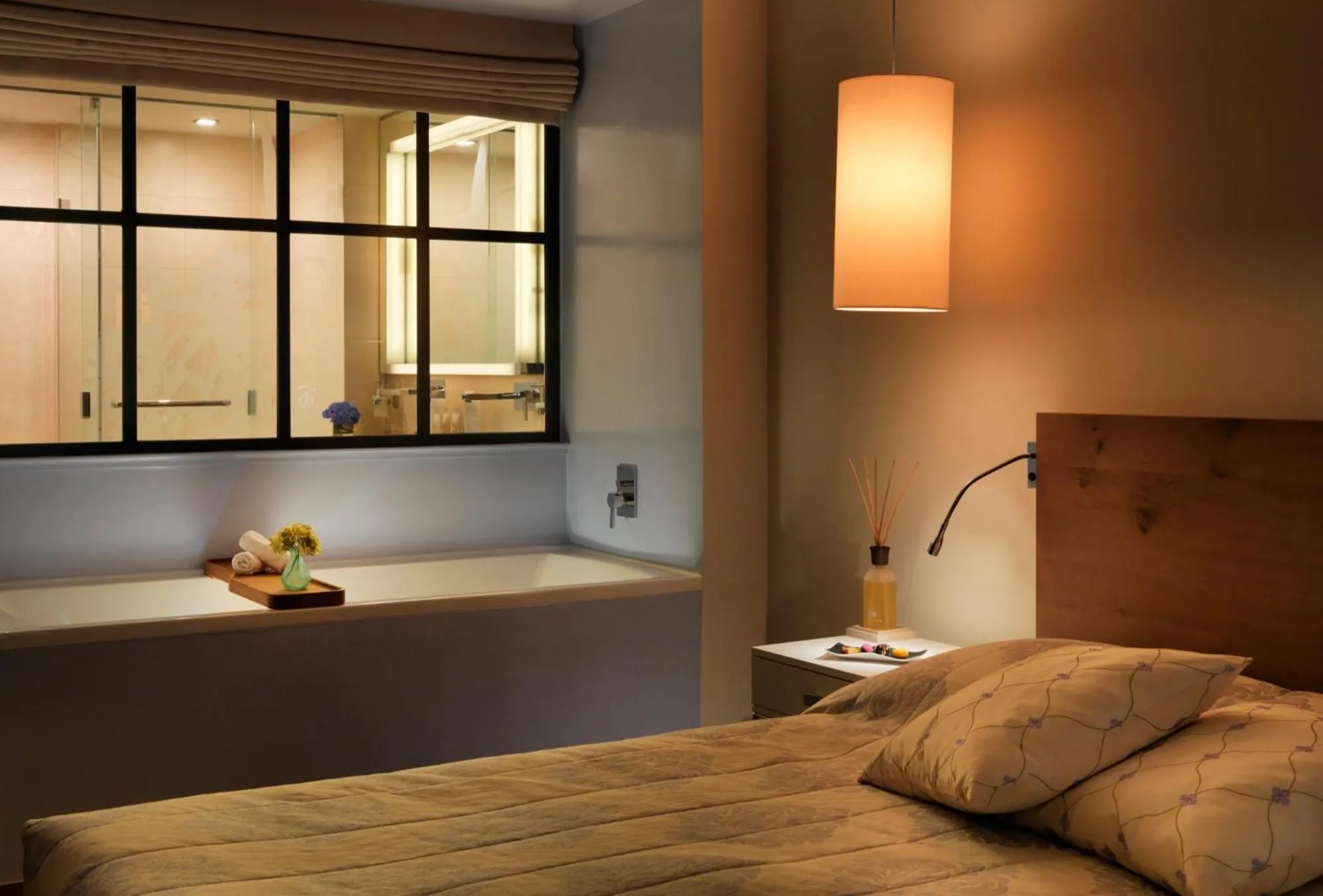 Photo of the whole room in Giardino Ascona