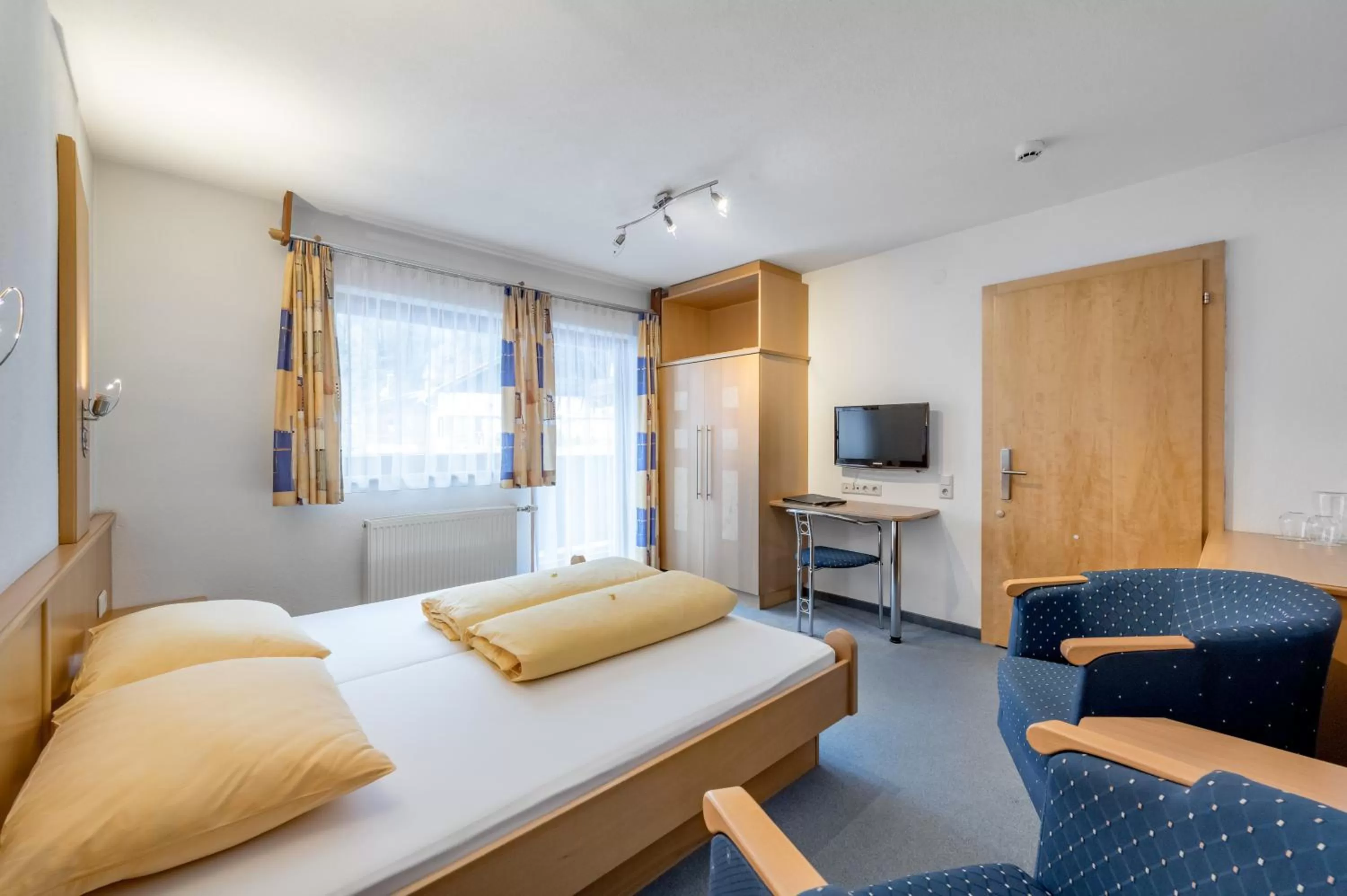 Photo of the whole room, Seating Area in Seehüter's Hotel Seerose