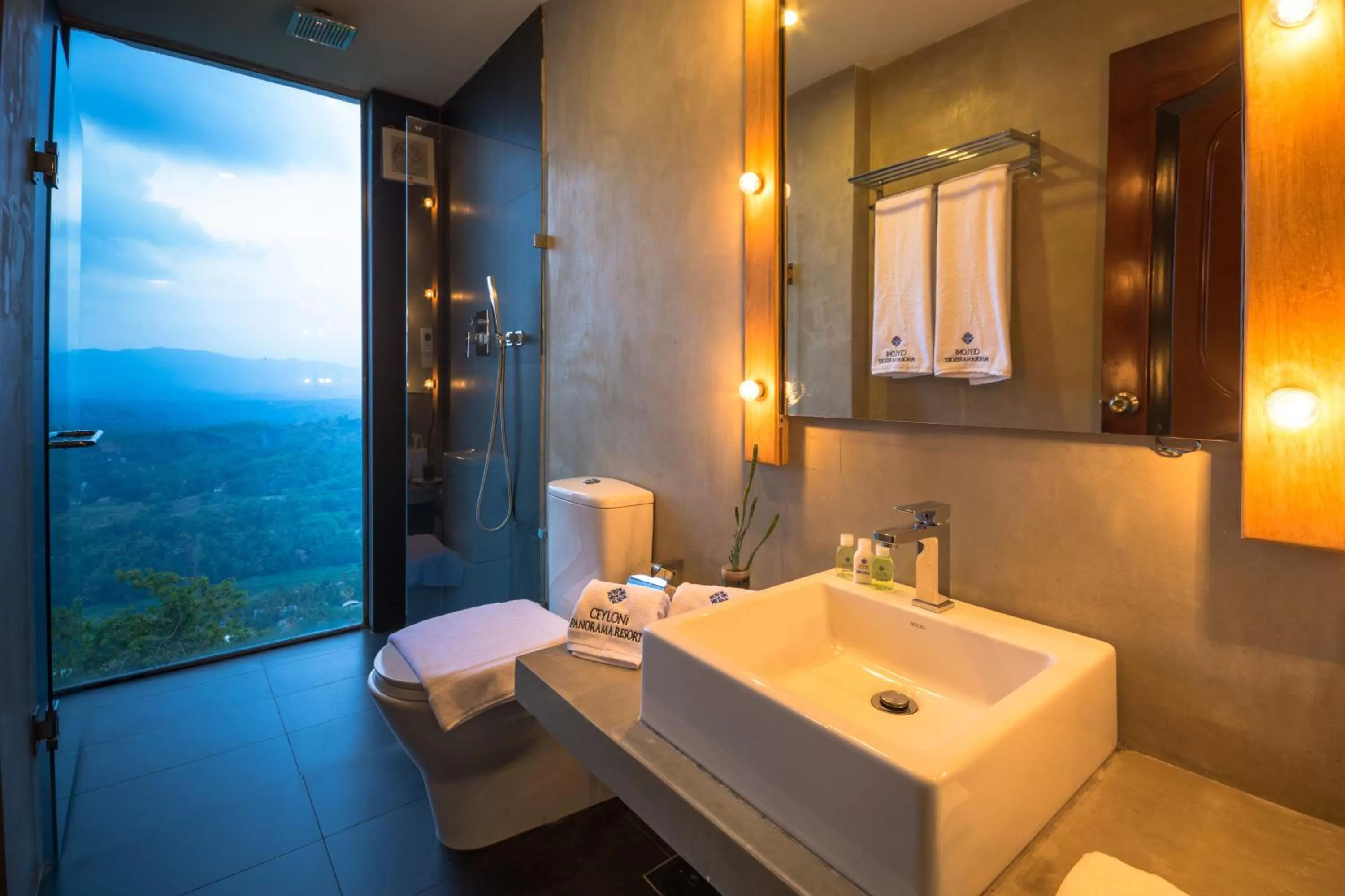 Shower in Ceyloni Panorama Resort