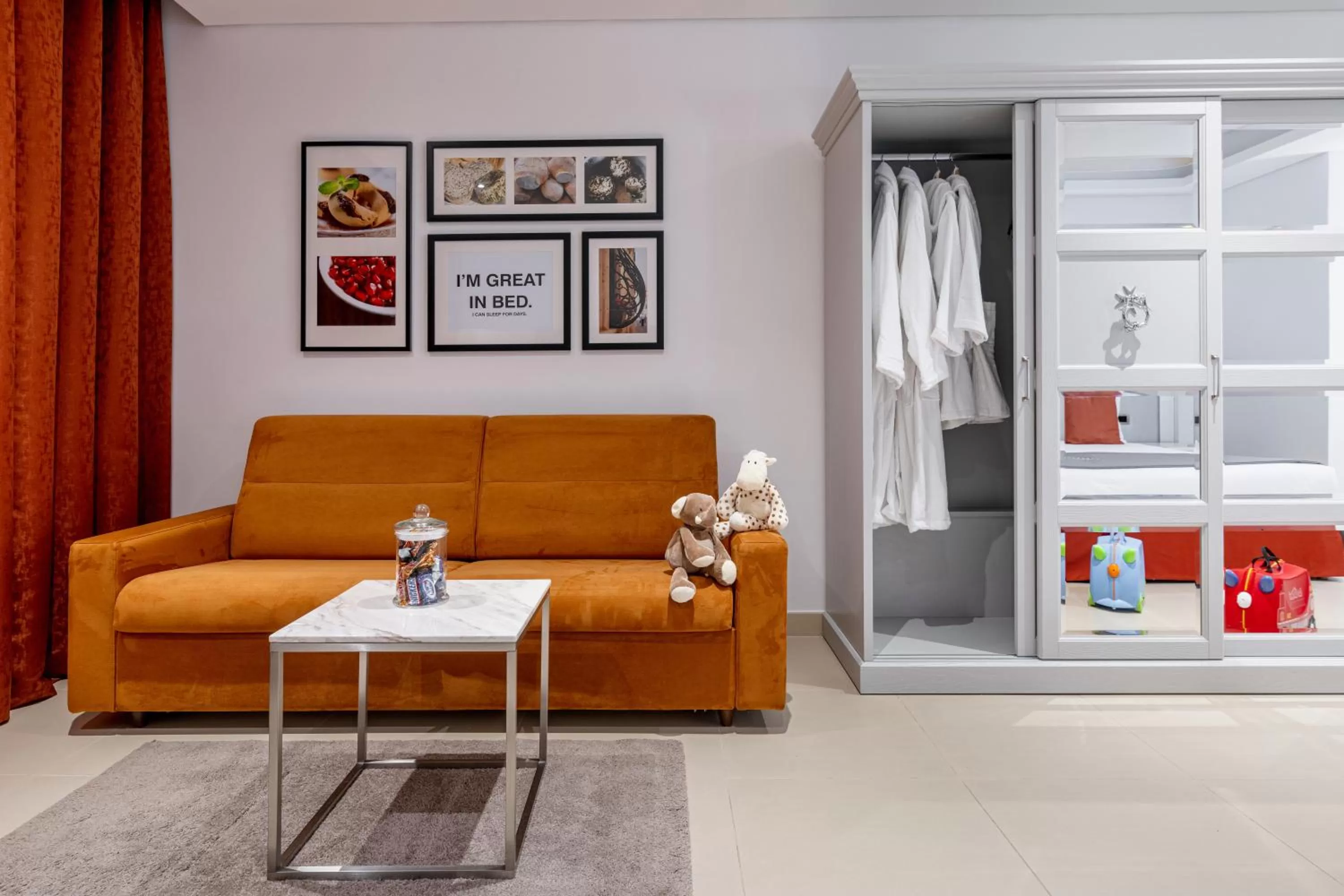 Photo of the whole room in AX The Palace