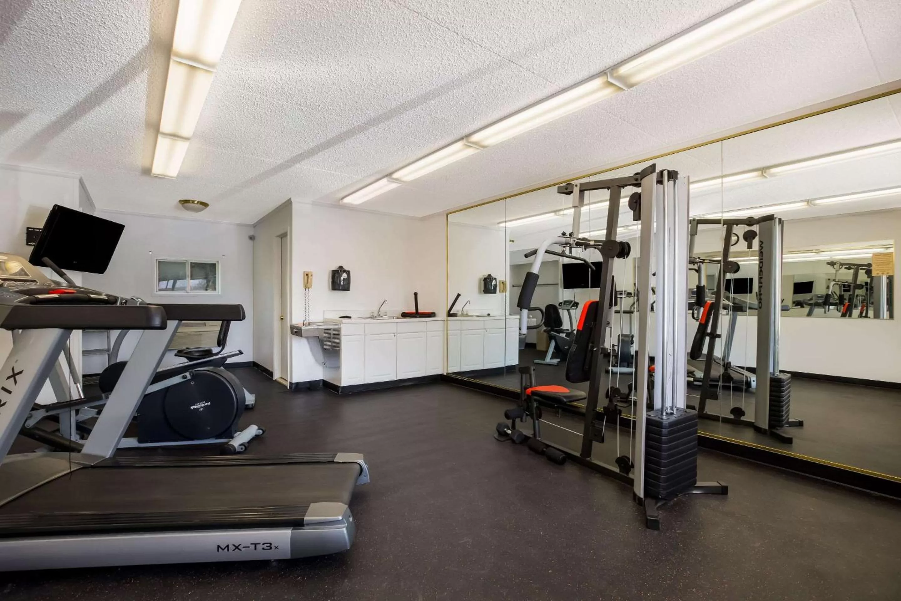 Fitness centre/facilities in Quality Inn & Suites Millville