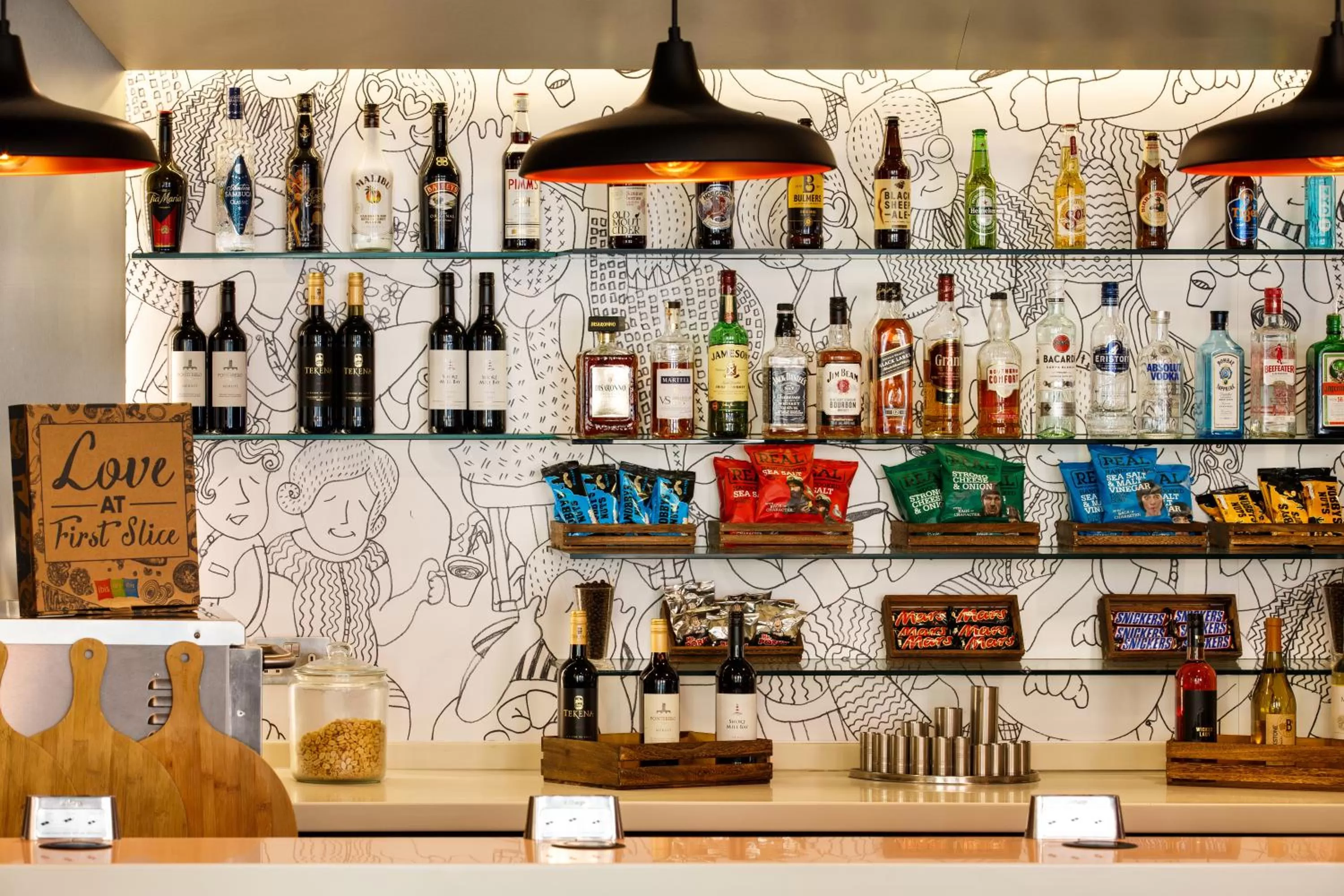 Lounge or bar in ibis Nottingham Centre