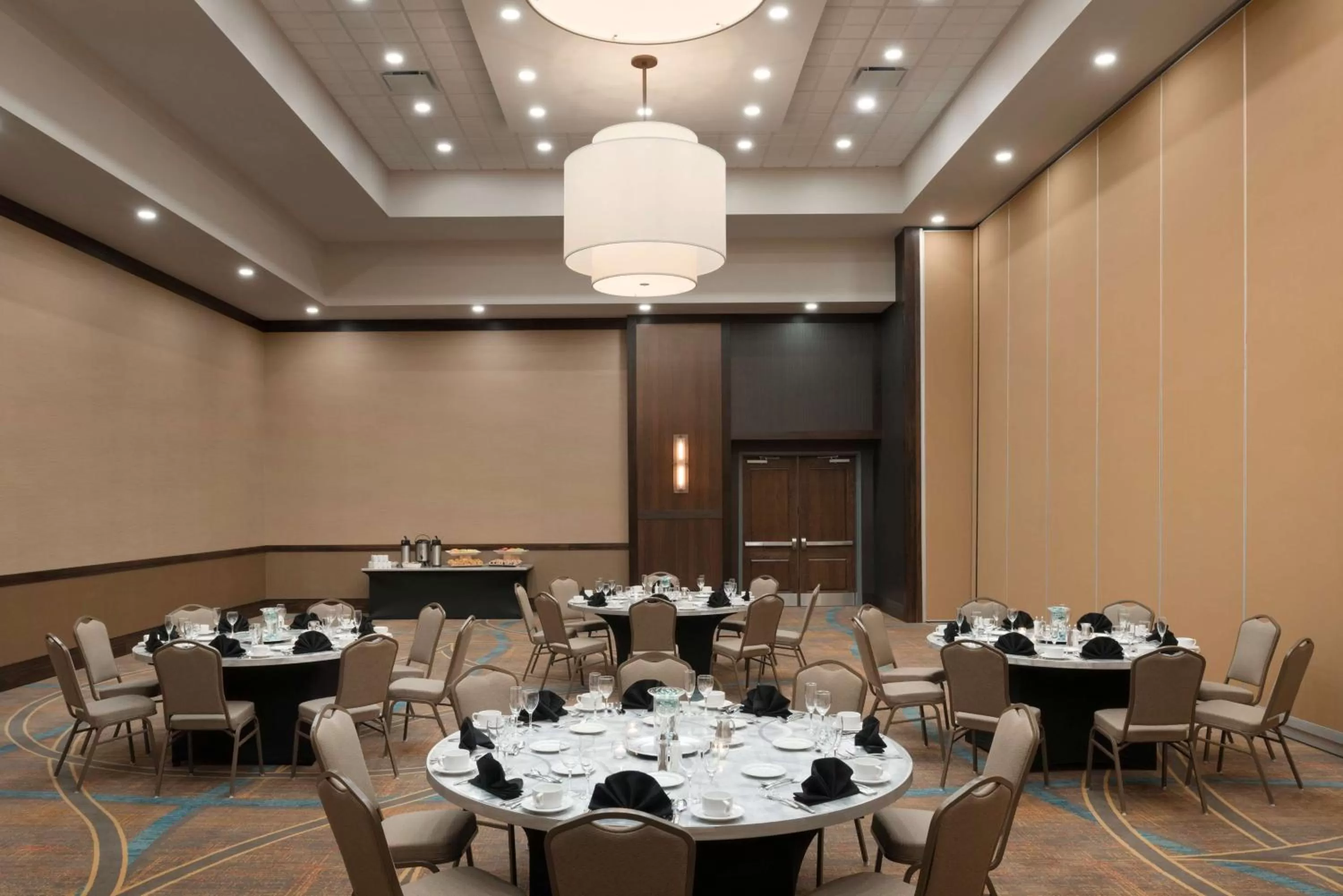 Meeting/conference room in Embassy Suites by Hilton Chicago Naperville