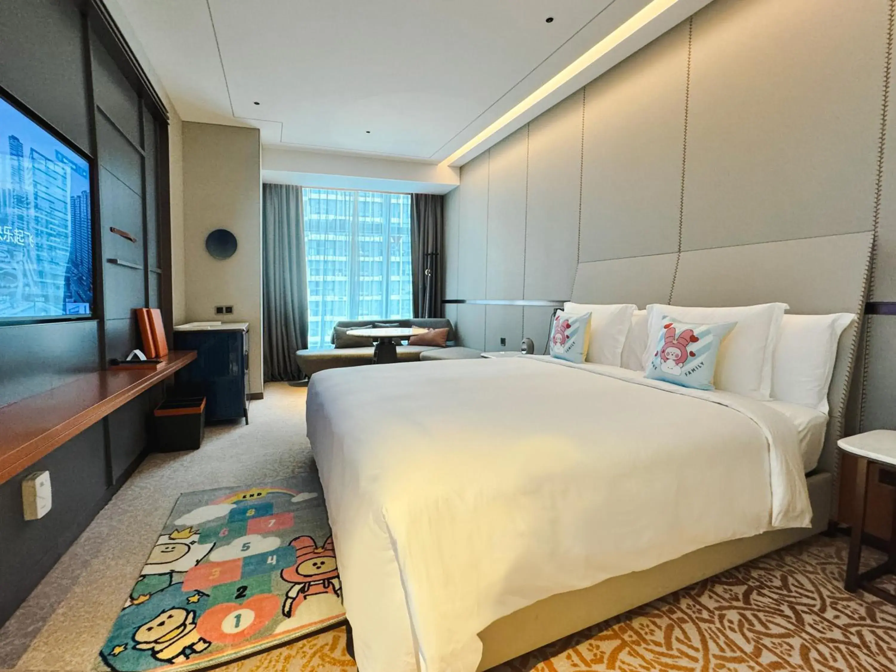 Mainland Chinese Citizens - Standard King Room with Bunk Bed in Crowne Plaza Qingdao Jinshui by IHG Mainland Chinese Citizens - Standard King Room with Bunk Bed in Crowne Plaza Qingdao Jinshui by IHG