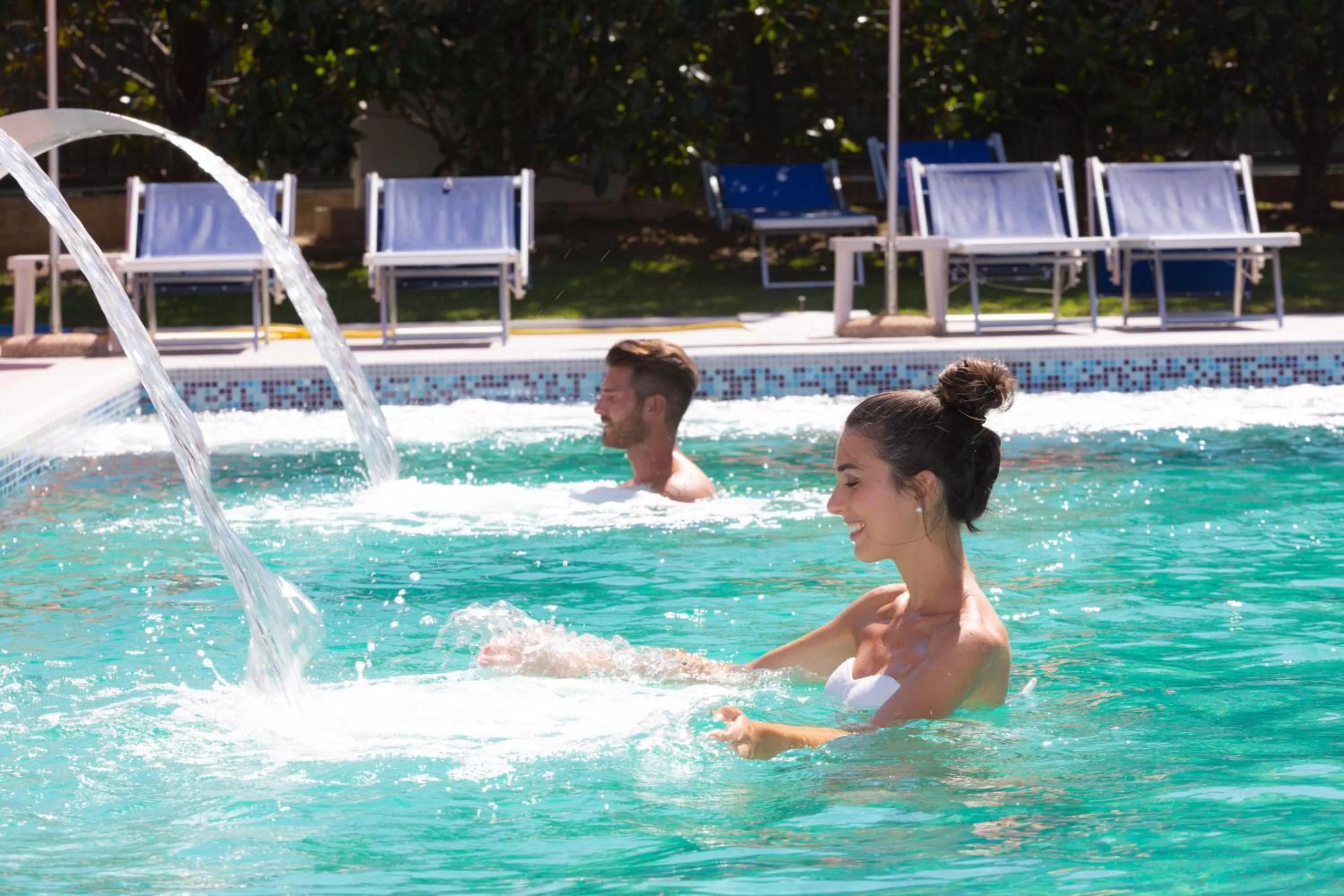 Swimming pool in Hotel Savoia Thermae & SPA