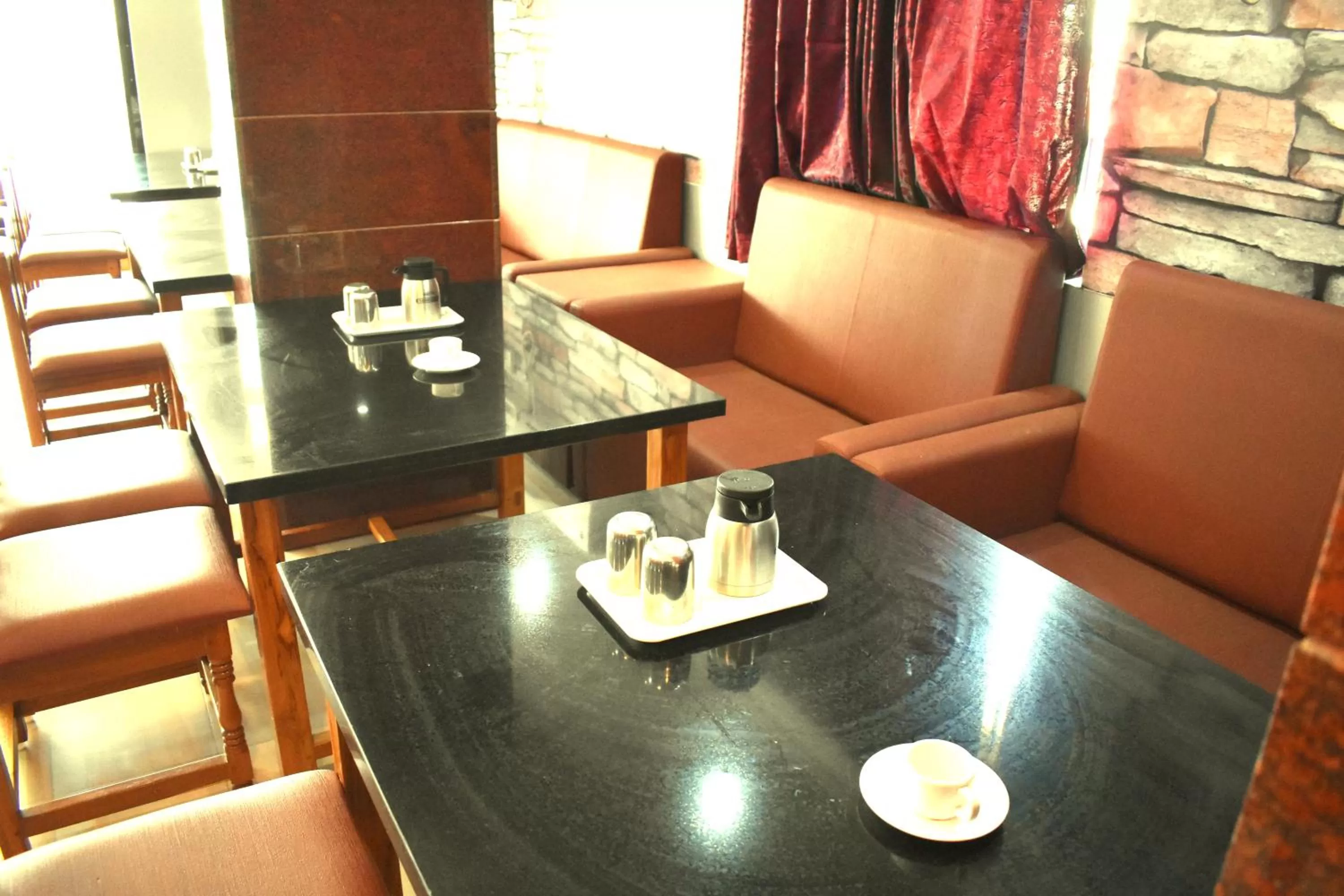 Breakfast in Hotel Apple Park Inn