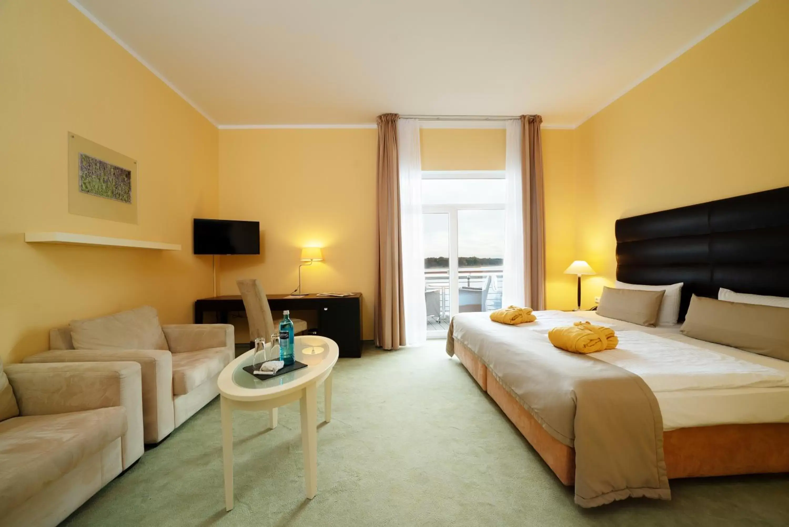 Comfort Double Room with Lake View in Resort Mark Brandenburg & Fontane Therme Comfort Double Room with Lake View in Resort Mark Brandenburg & Fontane Therme