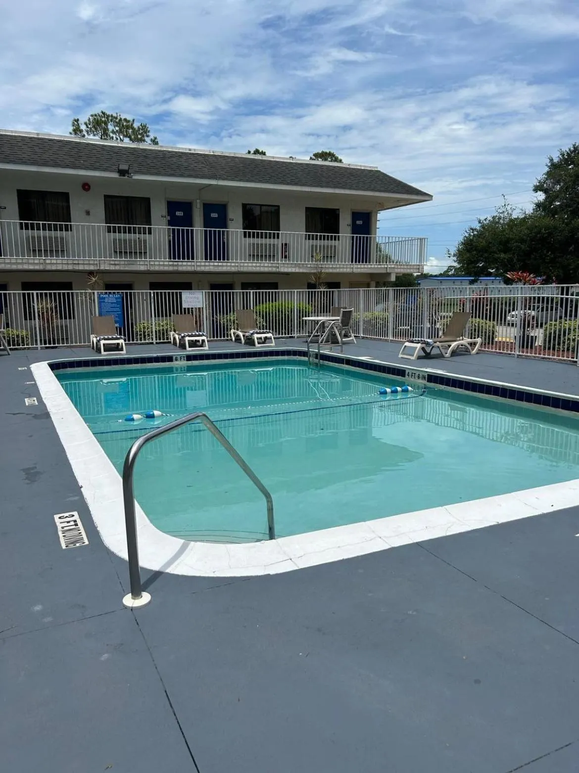 Swimming pool in Motel 6-Lakeland, FL