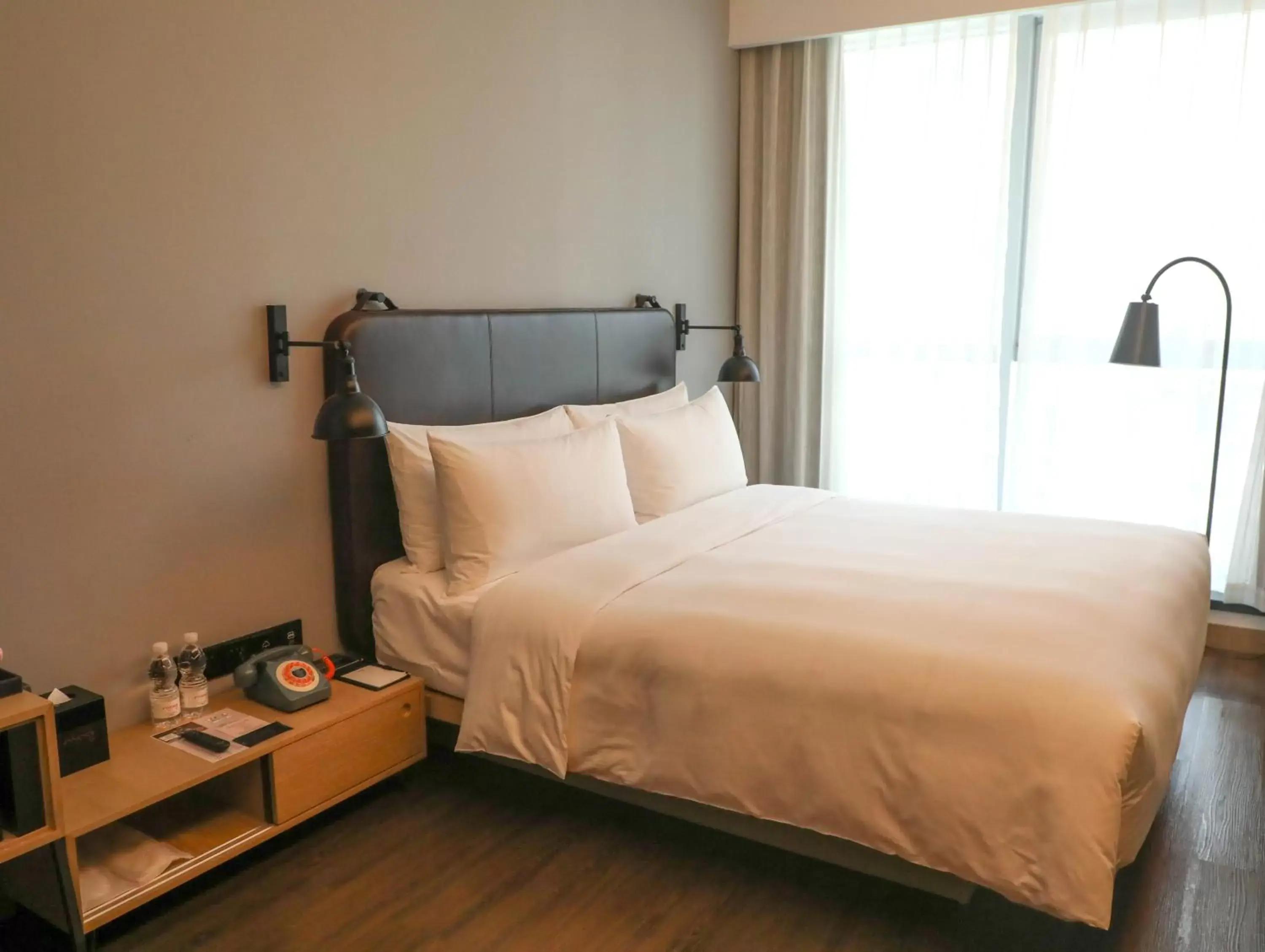 Standard King Room with City View in Moxy Shenzhen North Station Standard King Room with City View in Moxy Shenzhen North Station