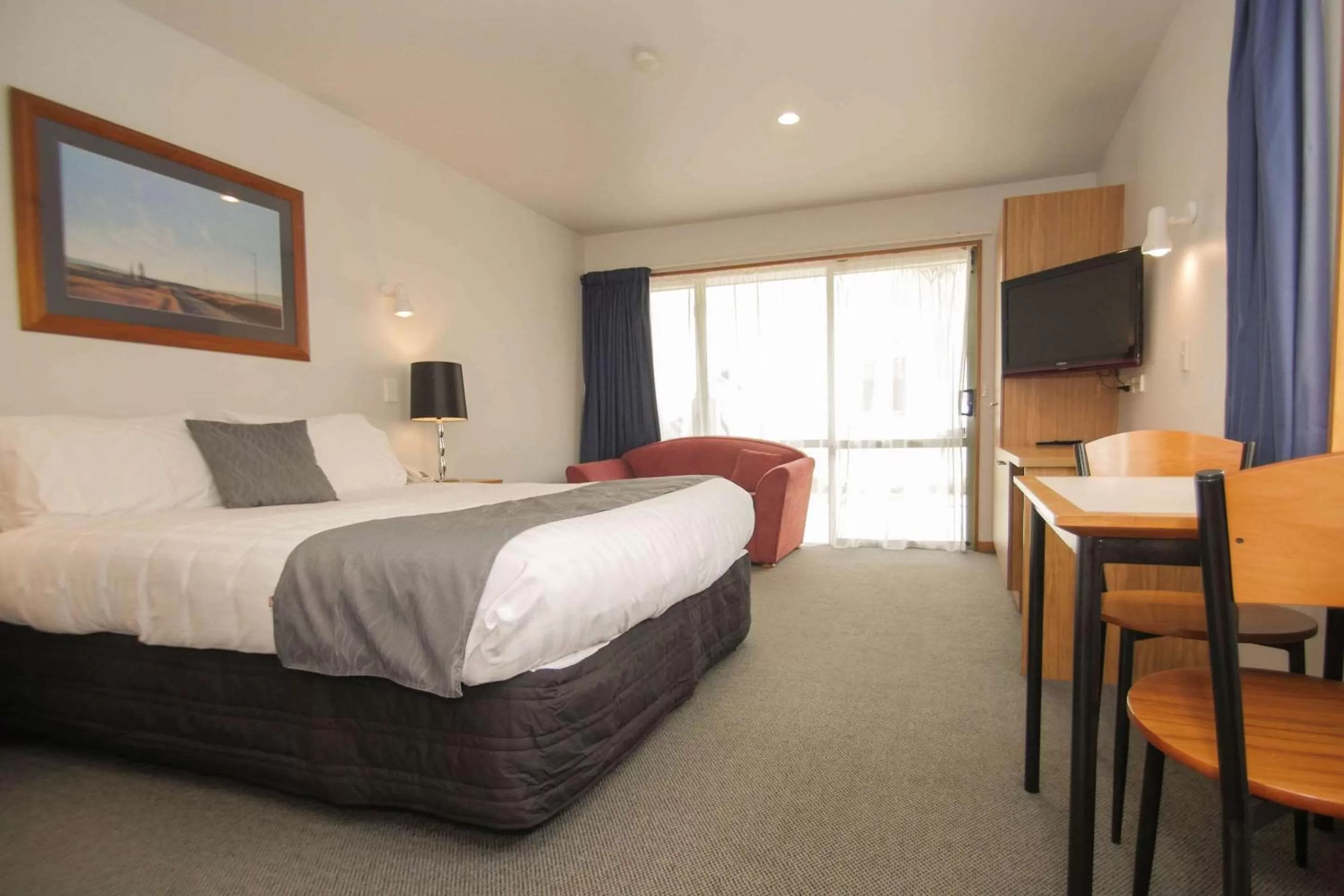 Photo of the whole room, Bed in ASURE Christchurch Classic Motel & Apartments