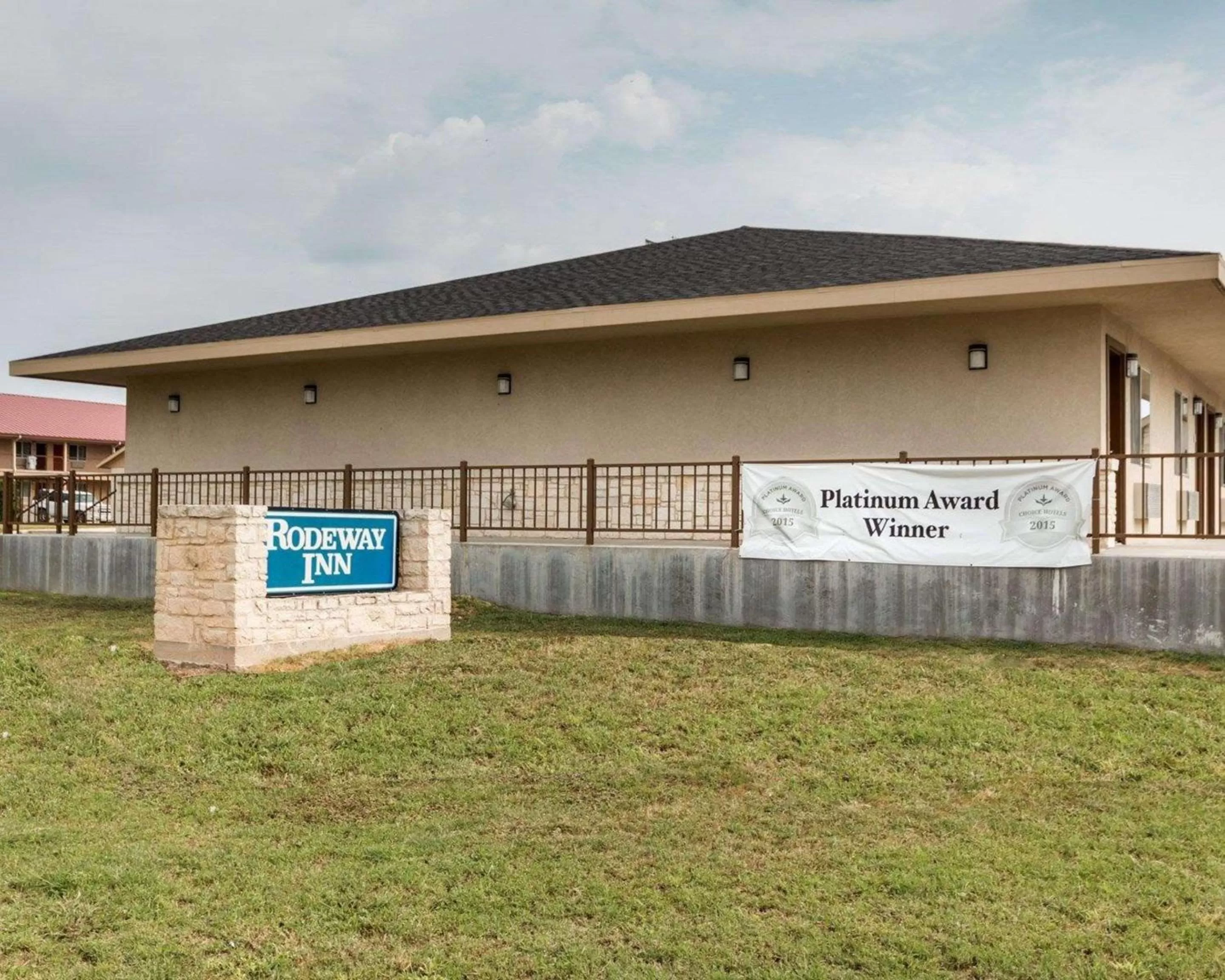 Property Building in Rodeway Inn of Junction