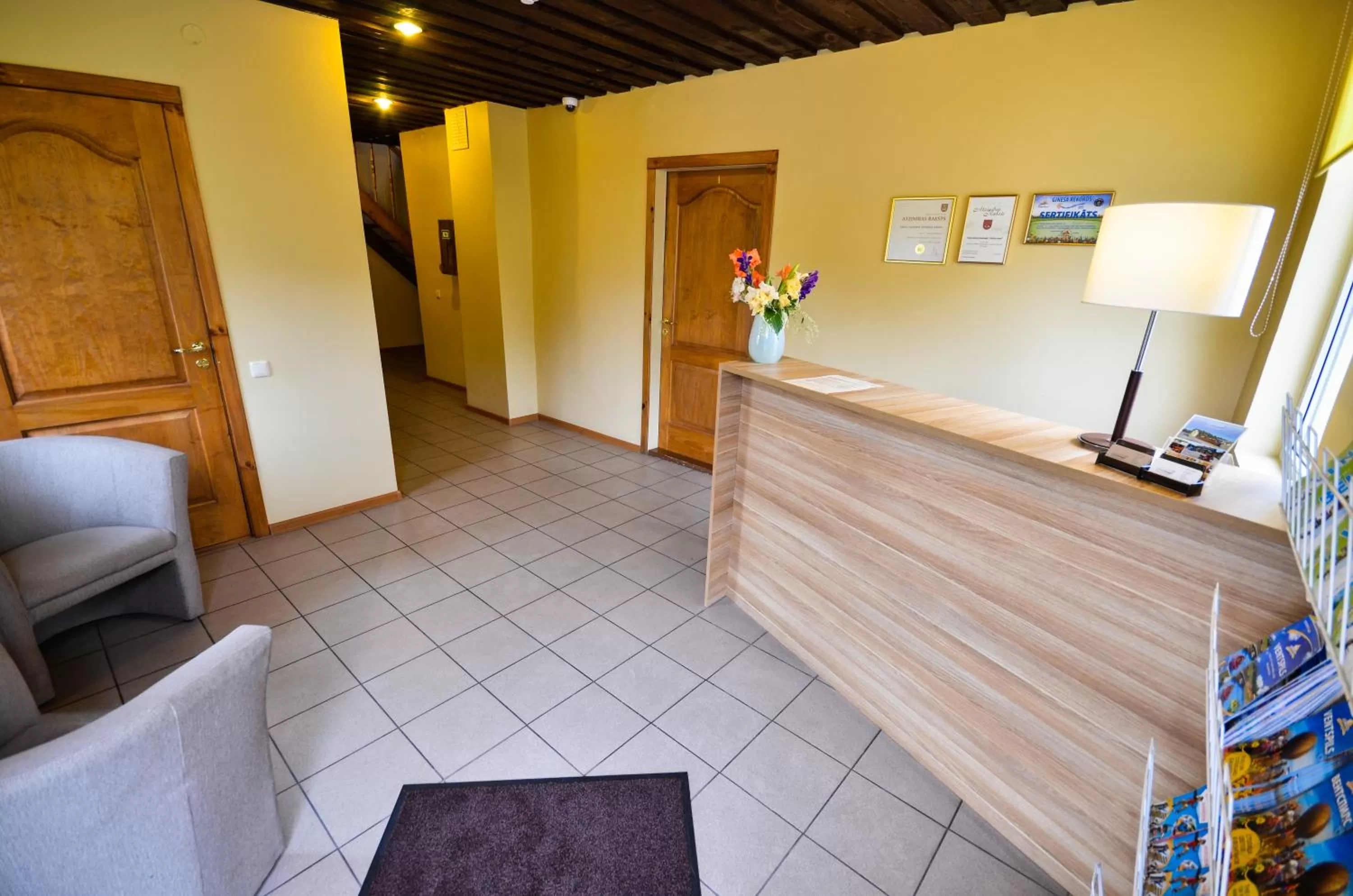 Facade/entrance, Lobby/Reception in Veldzes Nams