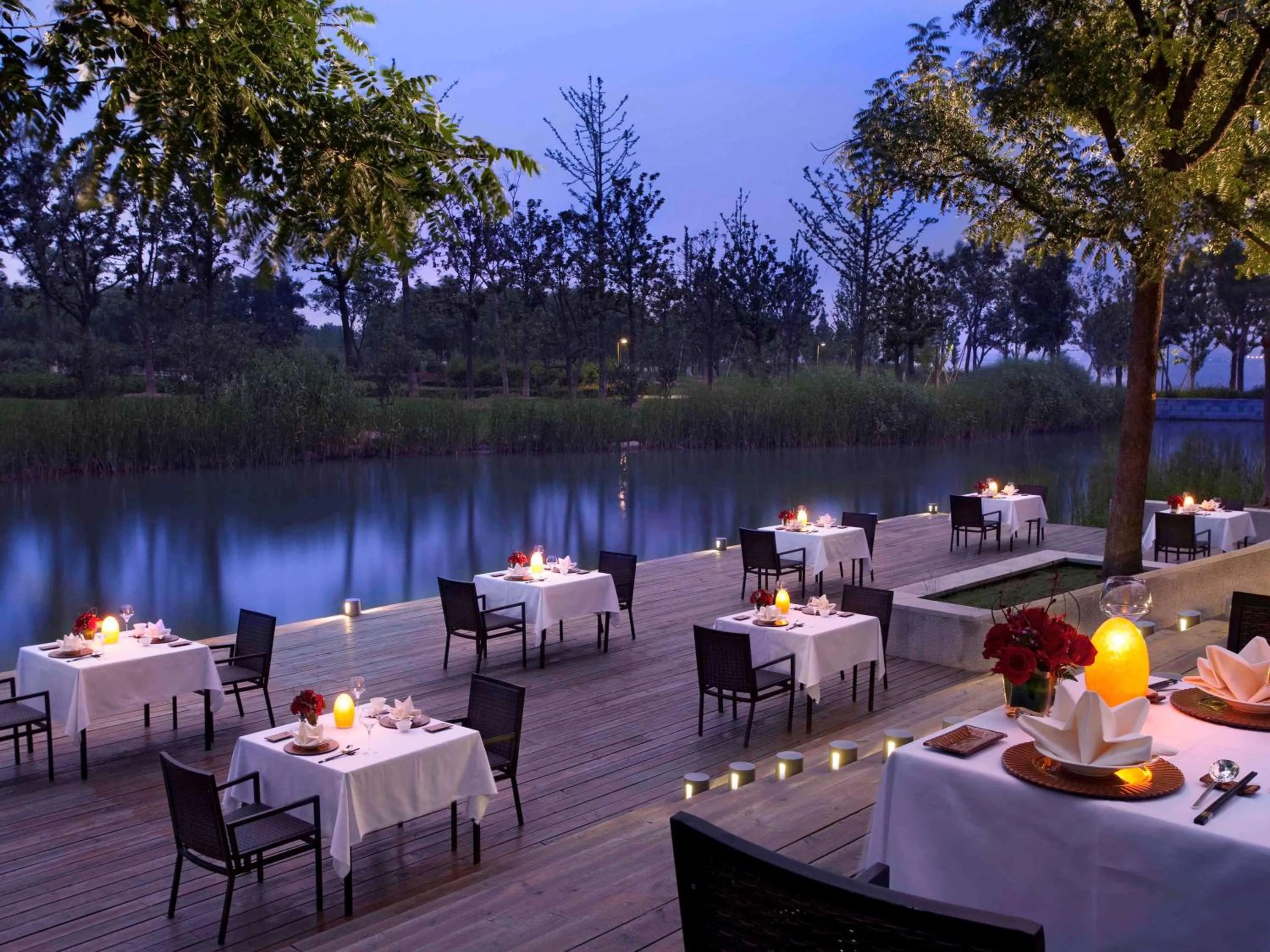 Restaurant/places to eat in Fairmont Yangcheng Lake