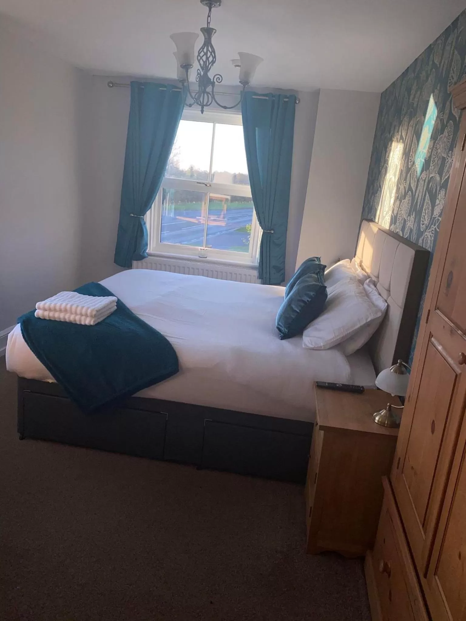 Bed in The White Swan Deighton