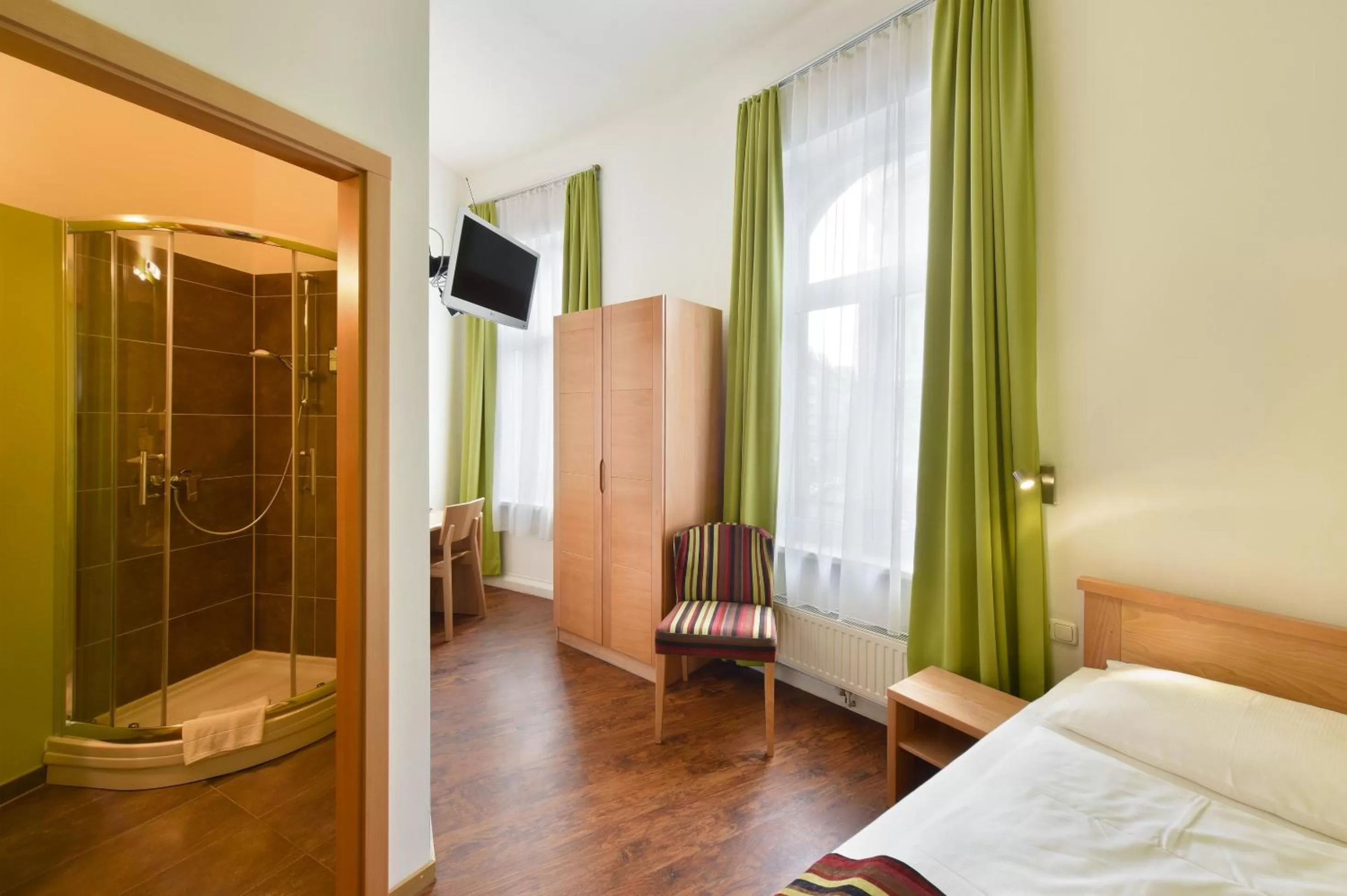 Photo of the whole room, Bed in Hotel Mocca