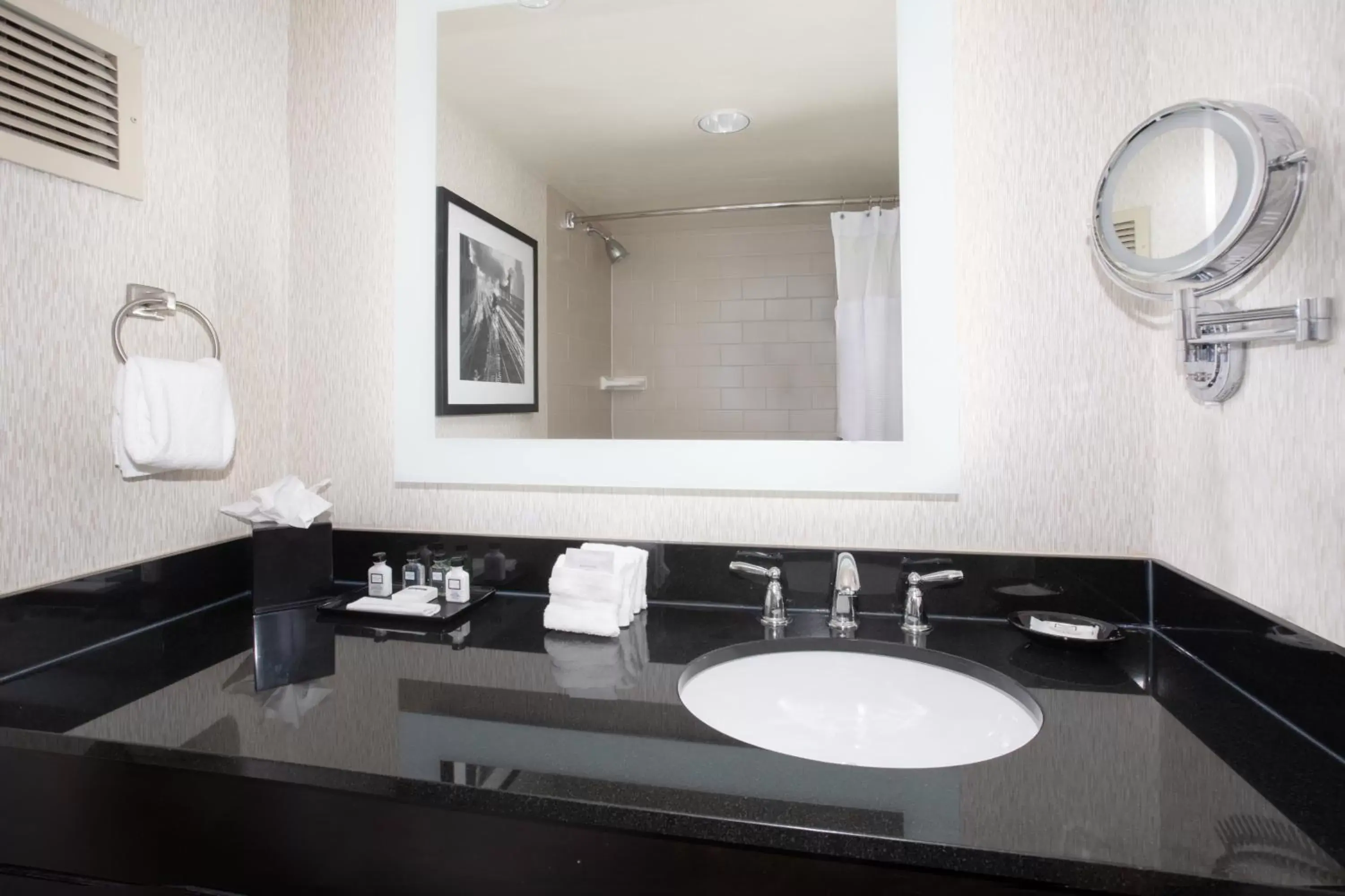 Standard Queen Room with Two Queen Beds in Crowne Plaza Kansas City Downtown by IHG Standard Queen Room with Two Queen Beds in Crowne Plaza Kansas City Downtown by IHG