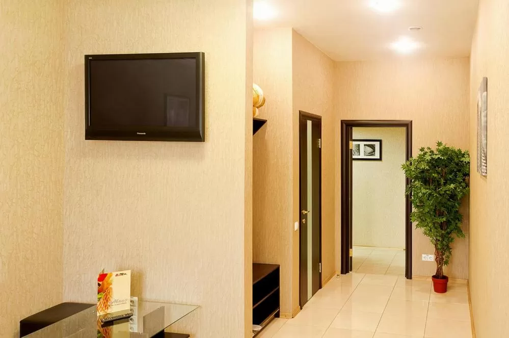 TV and multimedia, TV/Entertainment Center in Hotel 8th Mile