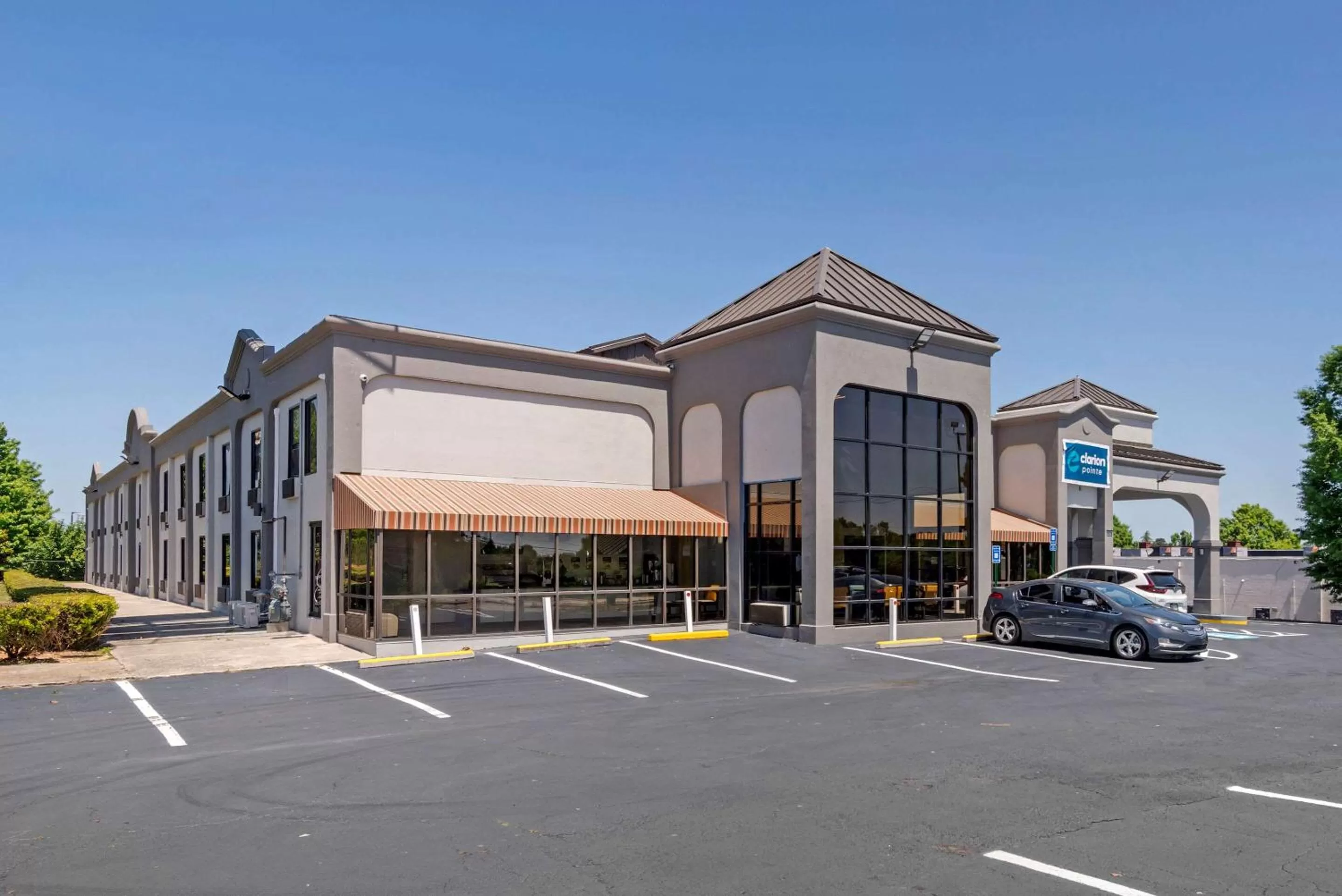 Property building in Clarion Pointe McDonough