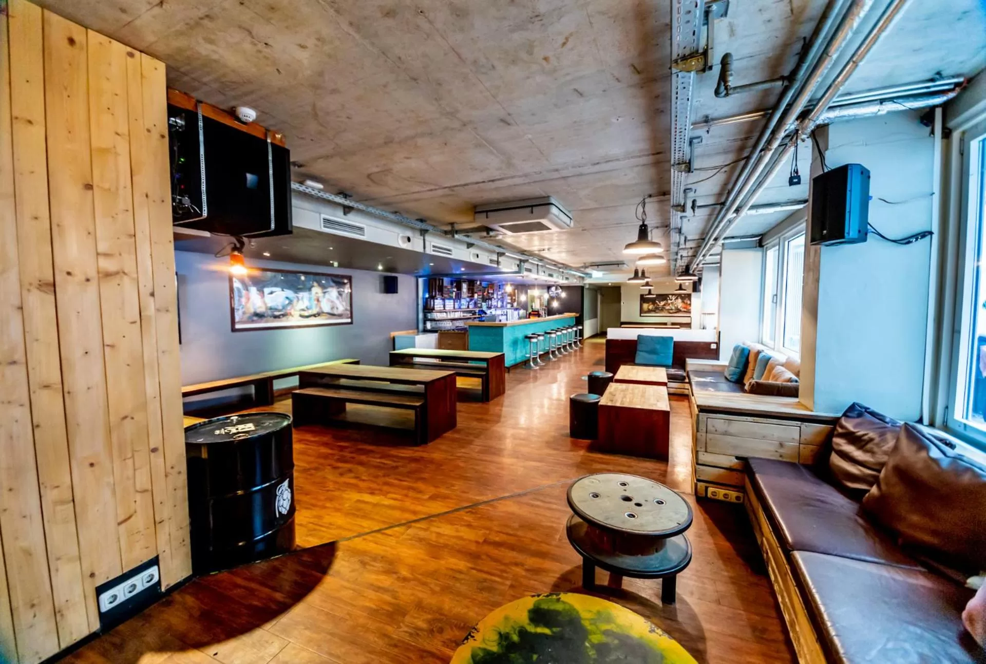 Lounge or bar in Wombat's City Hostel Munich Hauptbahnhof