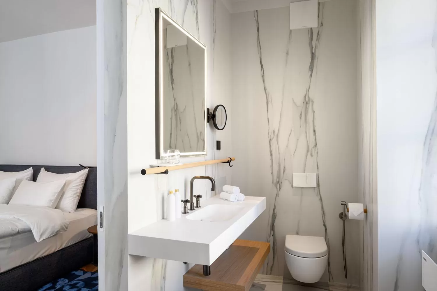 Bathroom, Bed in Zlata Ladjica Boutique Hotel