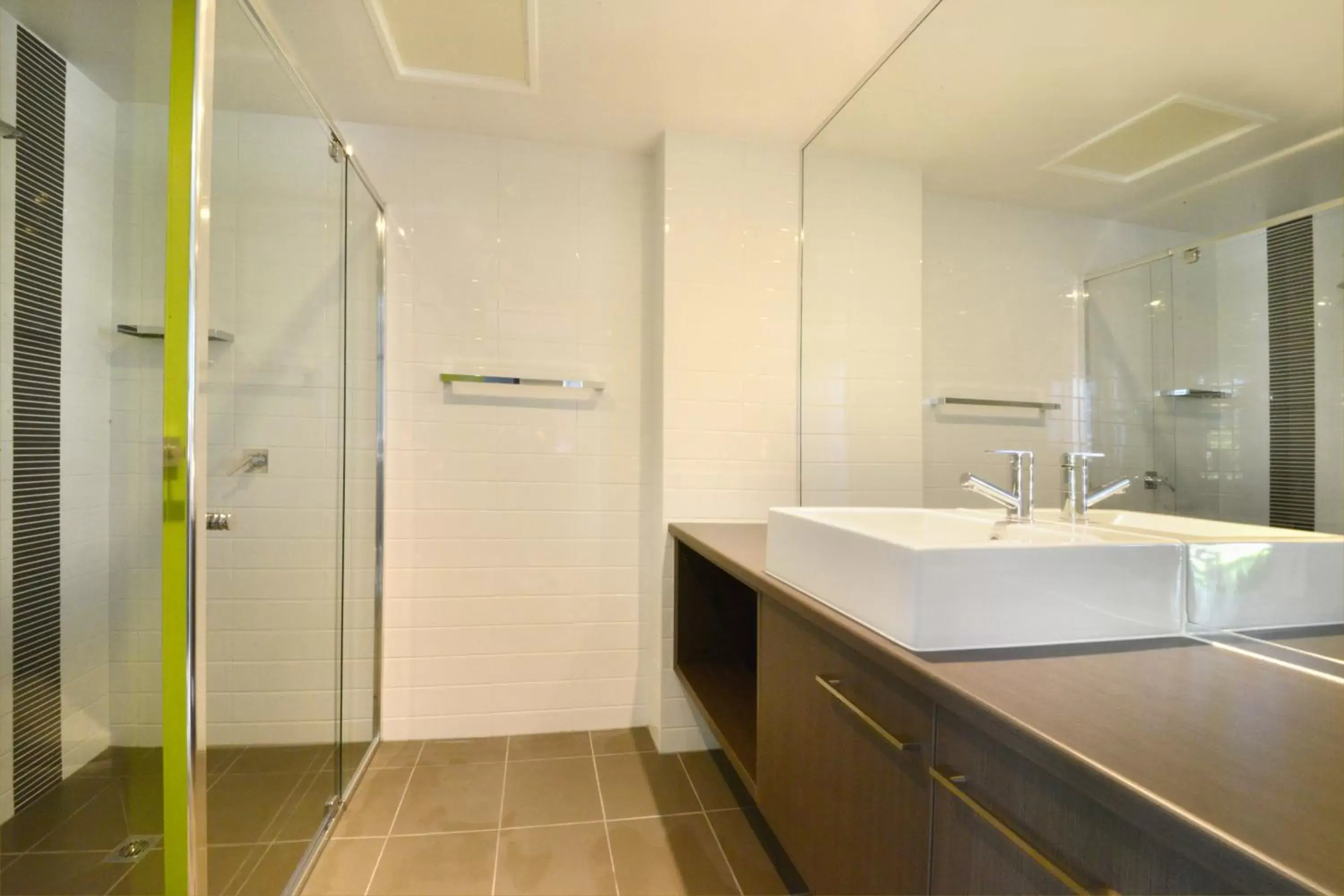 Standard King Room in Mackay Oceanside Central Hotel Official Standard King Room in Mackay Oceanside Central Hotel Official