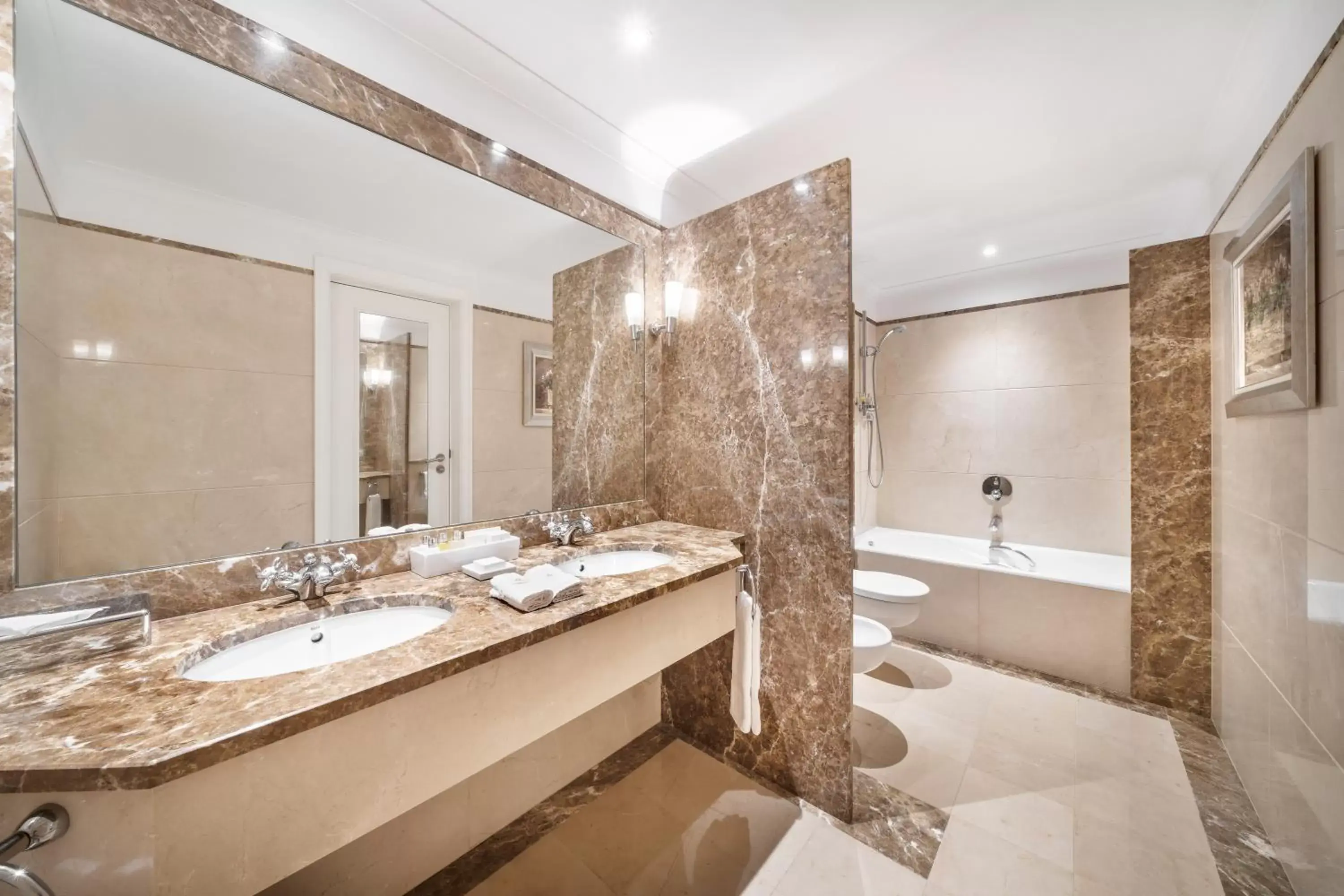 Junior Suite in Palácio Estoril Hotel, Golf & Wellness Junior Suite in Palácio Estoril Hotel, Golf & Wellness