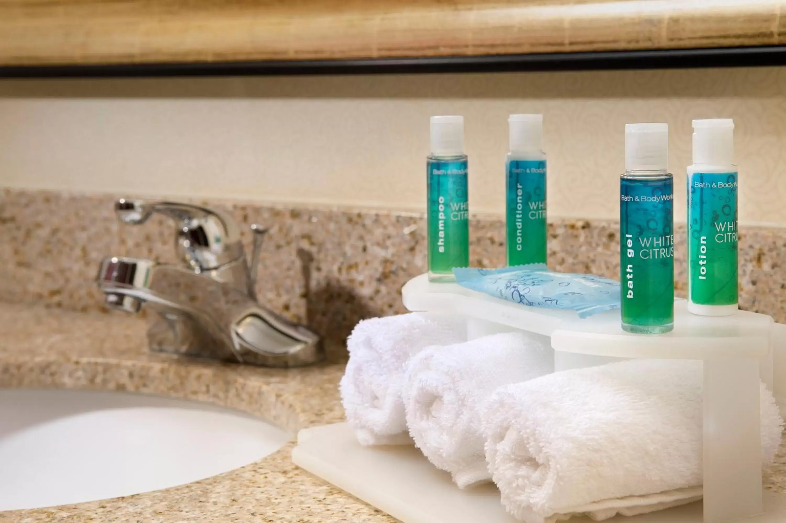 Two-Bedroom Suite with One King and Two Queen Beds in Holiday Inn Express & Suites San Antonio West Sea World Area, an IHG Hotel Two-Bedroom Suite with One King and Two Queen Beds in Holiday Inn Express & Suites San Antonio West Sea World Area, an IHG Hotel